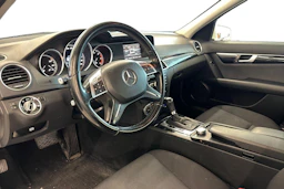 Valkoinen Mercedes-Benz C 2012 kuva 6.