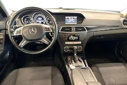 Valkoinen Mercedes-Benz C 2012 kuva 7.