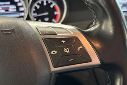 Valkoinen Mercedes-Benz C 2012 kuva 12.