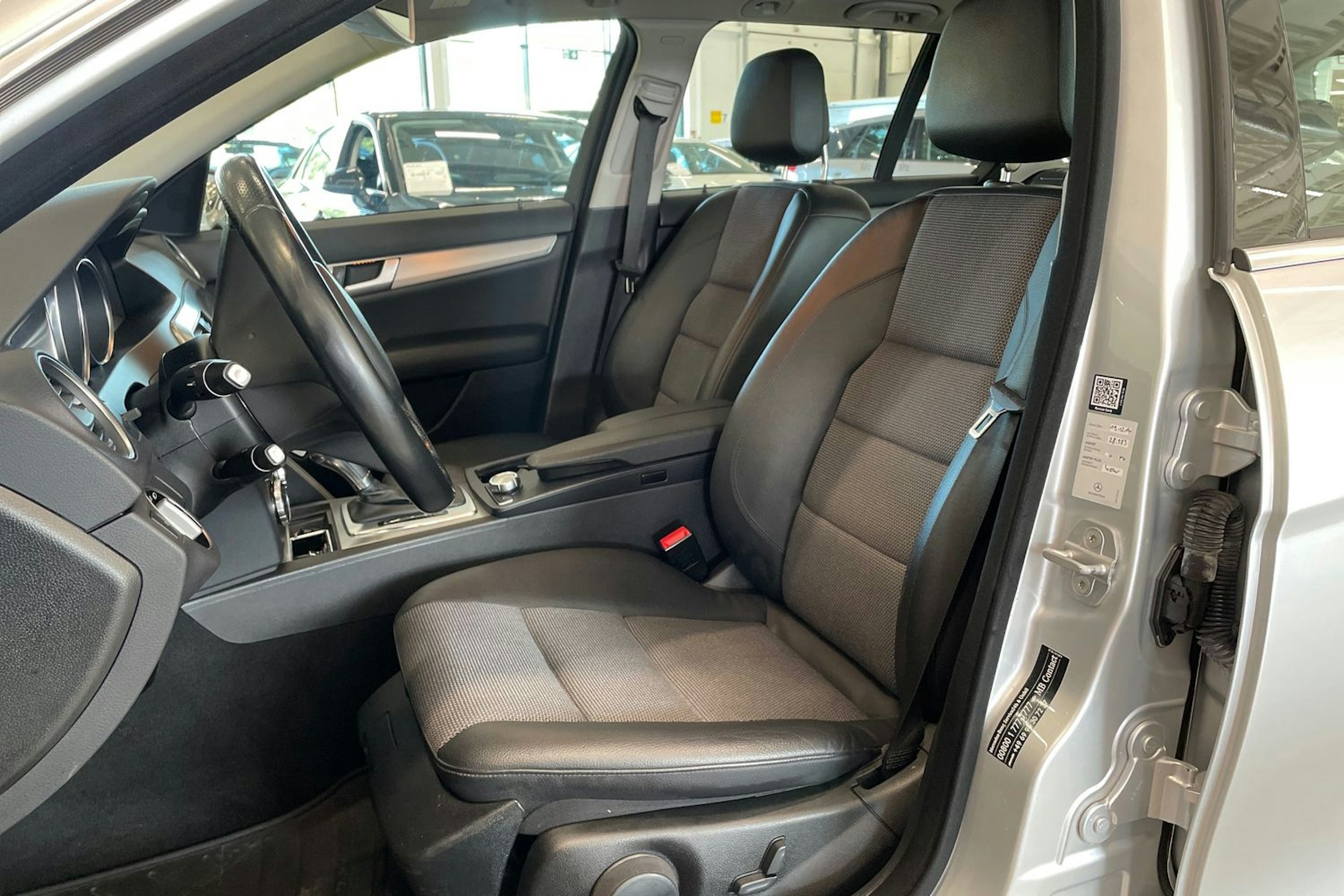 hopea Mercedes-Benz C 2012 kuva 14.