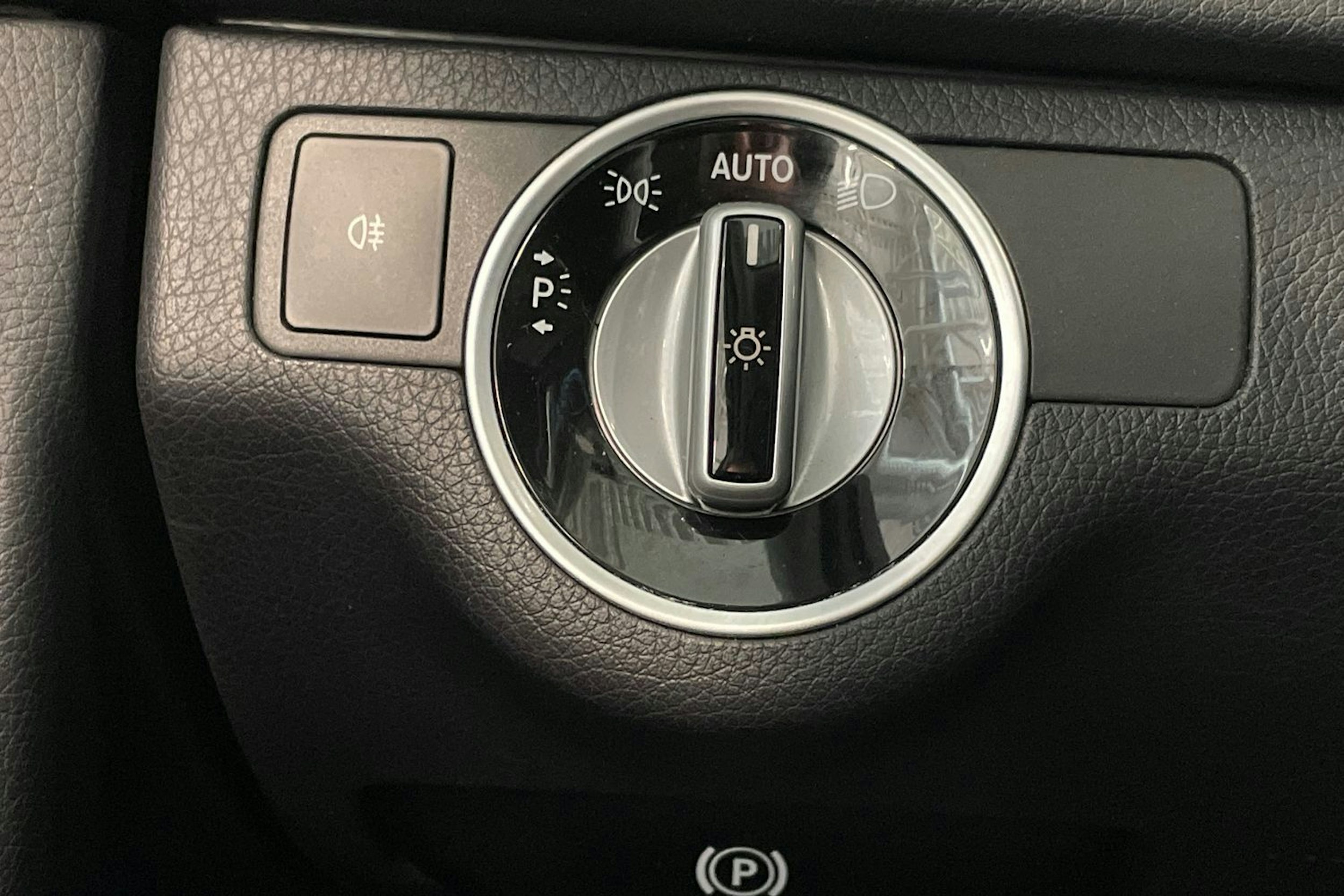 hopea Mercedes-Benz C 2012 kuva 22.