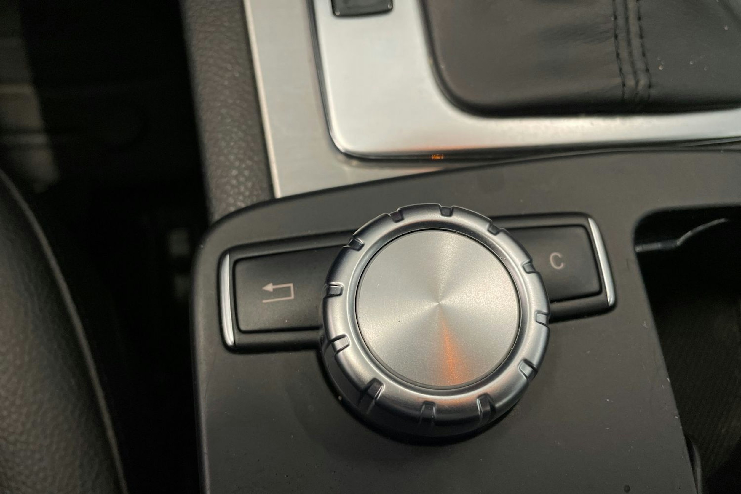 hopea Mercedes-Benz C 2012 kuva 28.