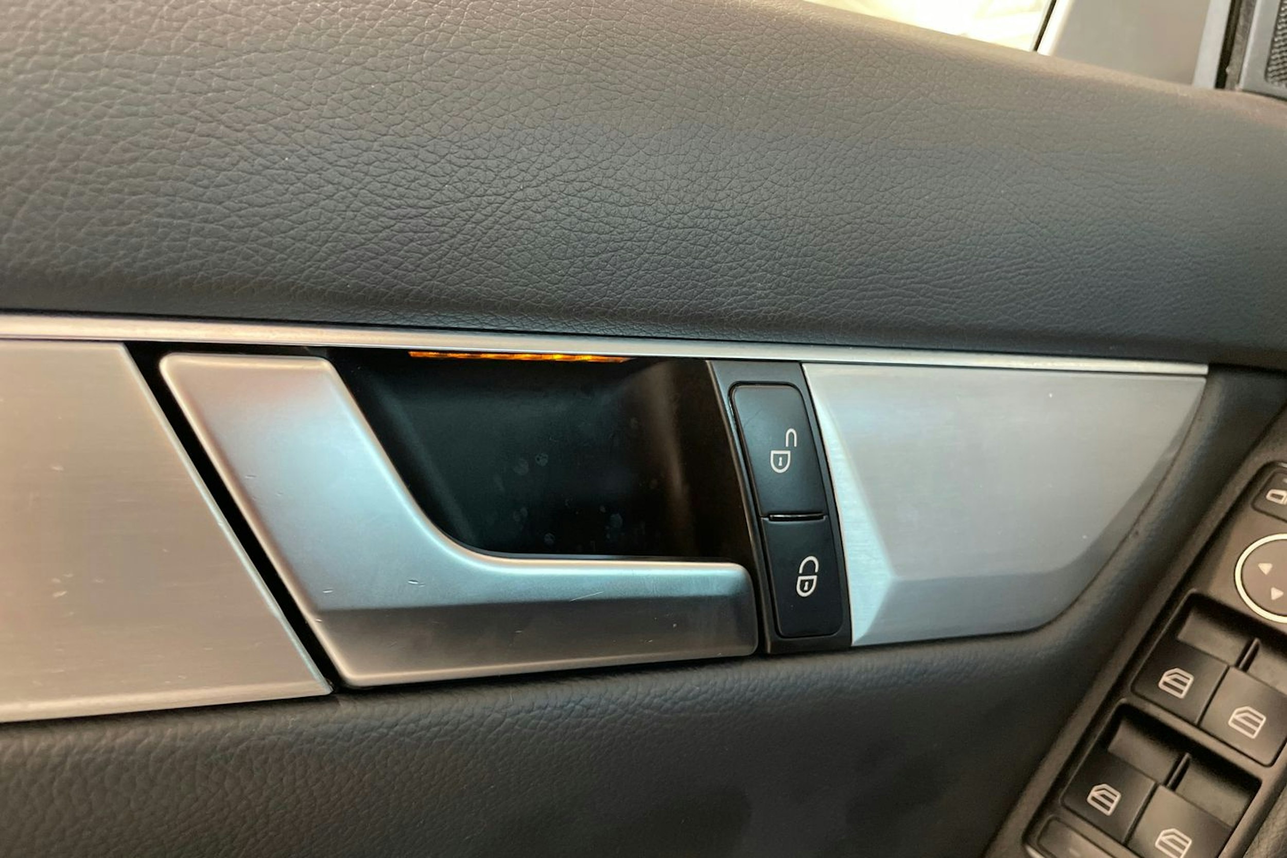 hopea Mercedes-Benz C 2012 kuva 31.
