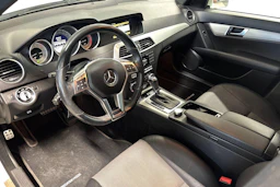 valkoinen Mercedes-Benz C 2012 kuva 3.
