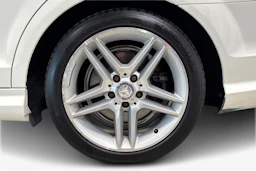 valkoinen Mercedes-Benz C 2012 kuva 9.