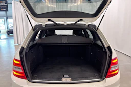 valkoinen Mercedes-Benz C 2012 kuva 11.