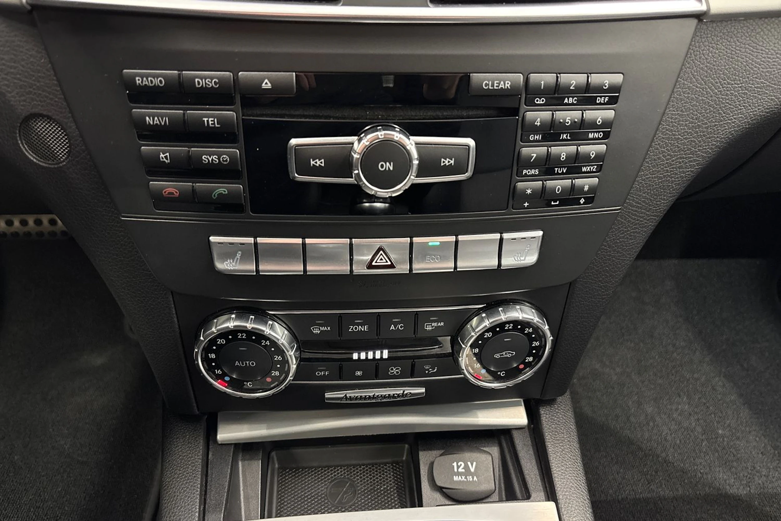 valkoinen Mercedes-Benz C 2012 kuva 17.