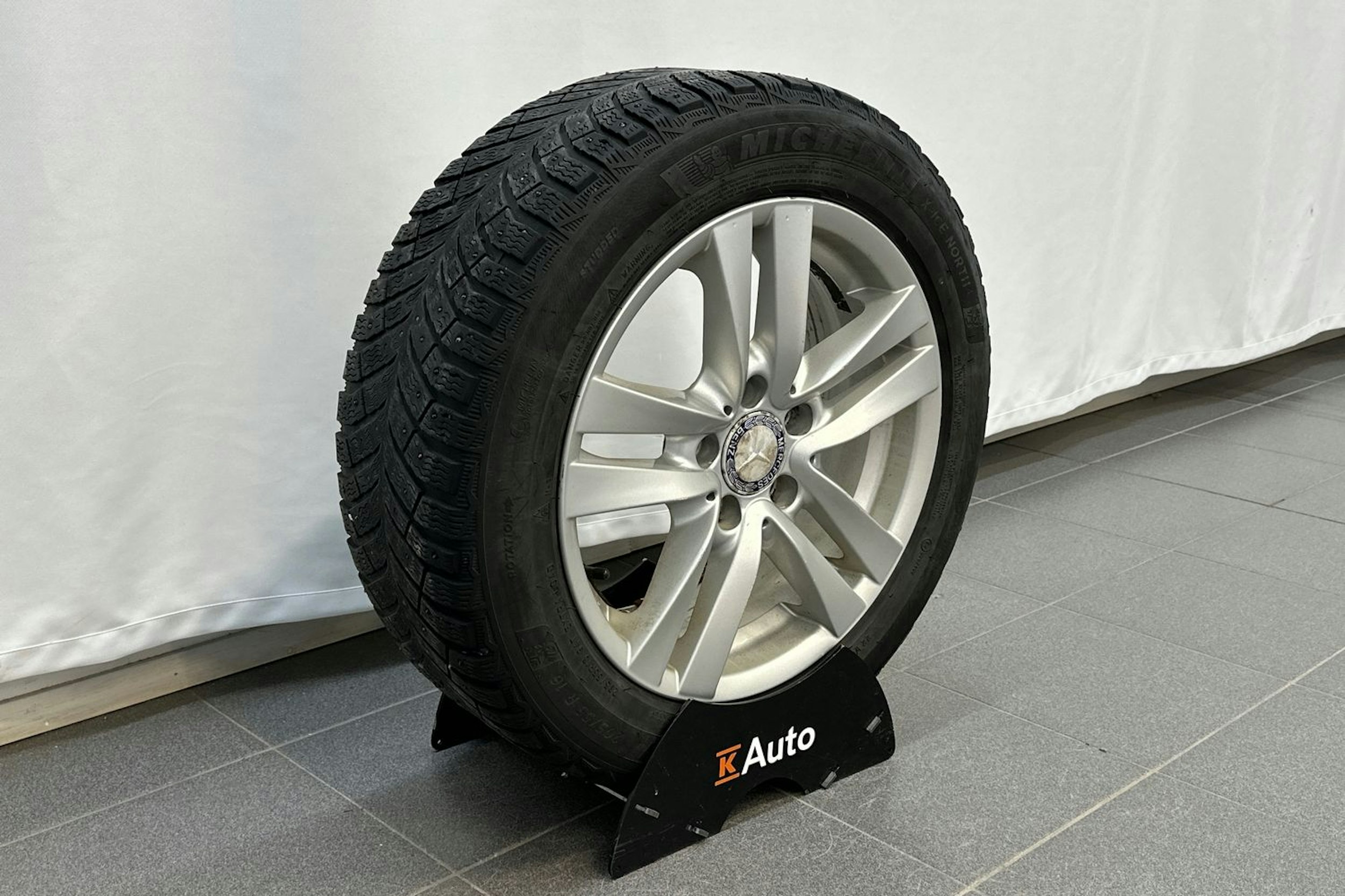 harmaa Mercedes-Benz C 2012 kuva 17.