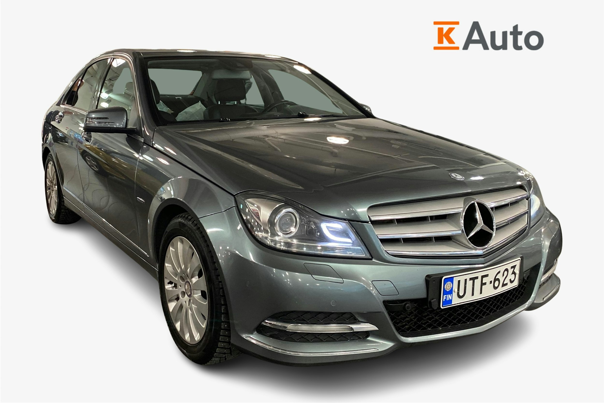 Harmaa Mercedes-Benz C 2012 kuva 1.