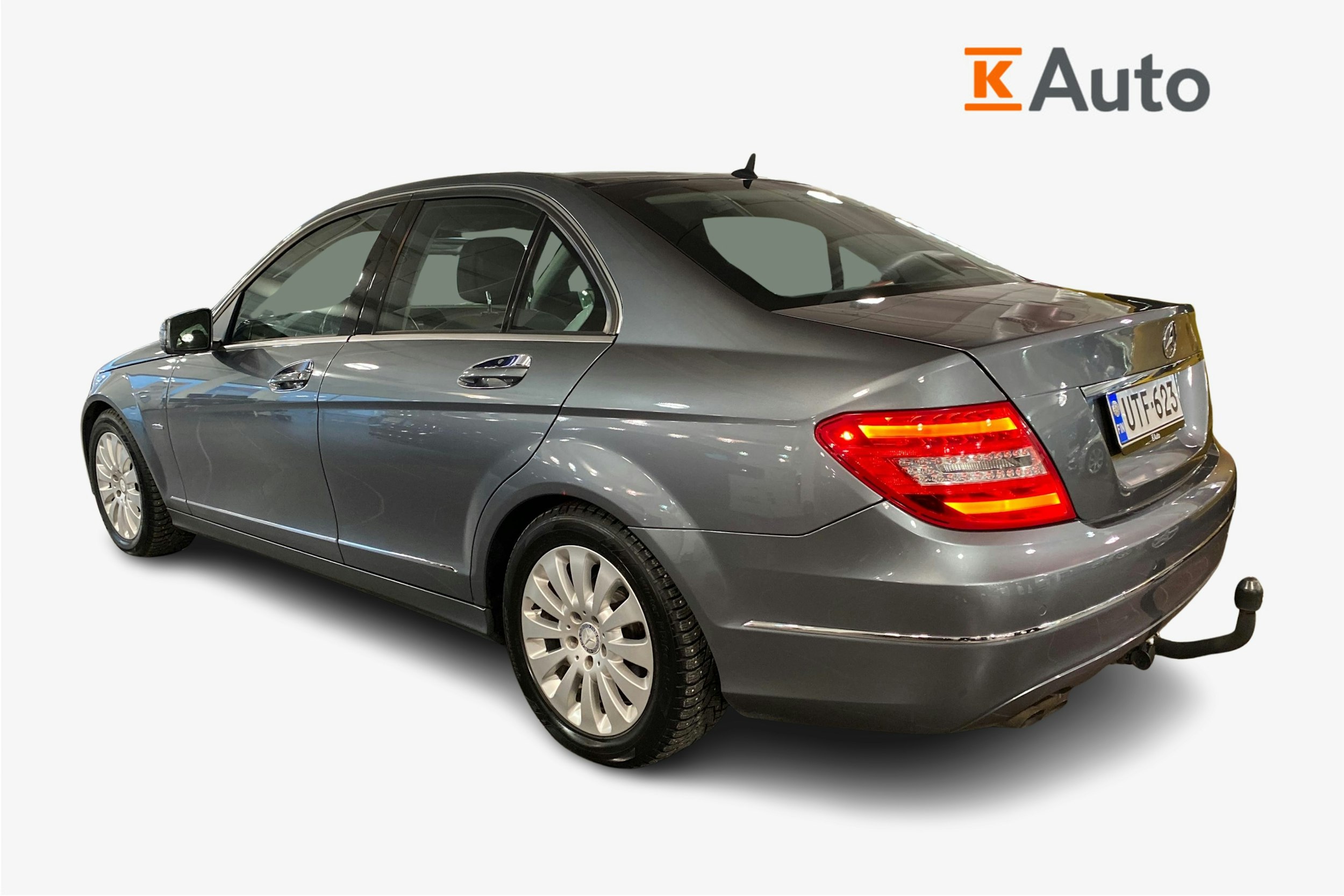 Harmaa Mercedes-Benz C 2012 kuva 2.