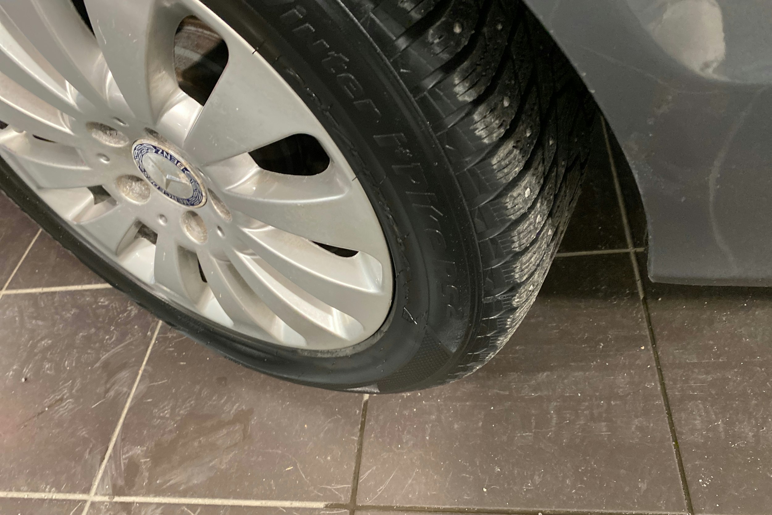 Harmaa Mercedes-Benz C 2012 kuva 13.