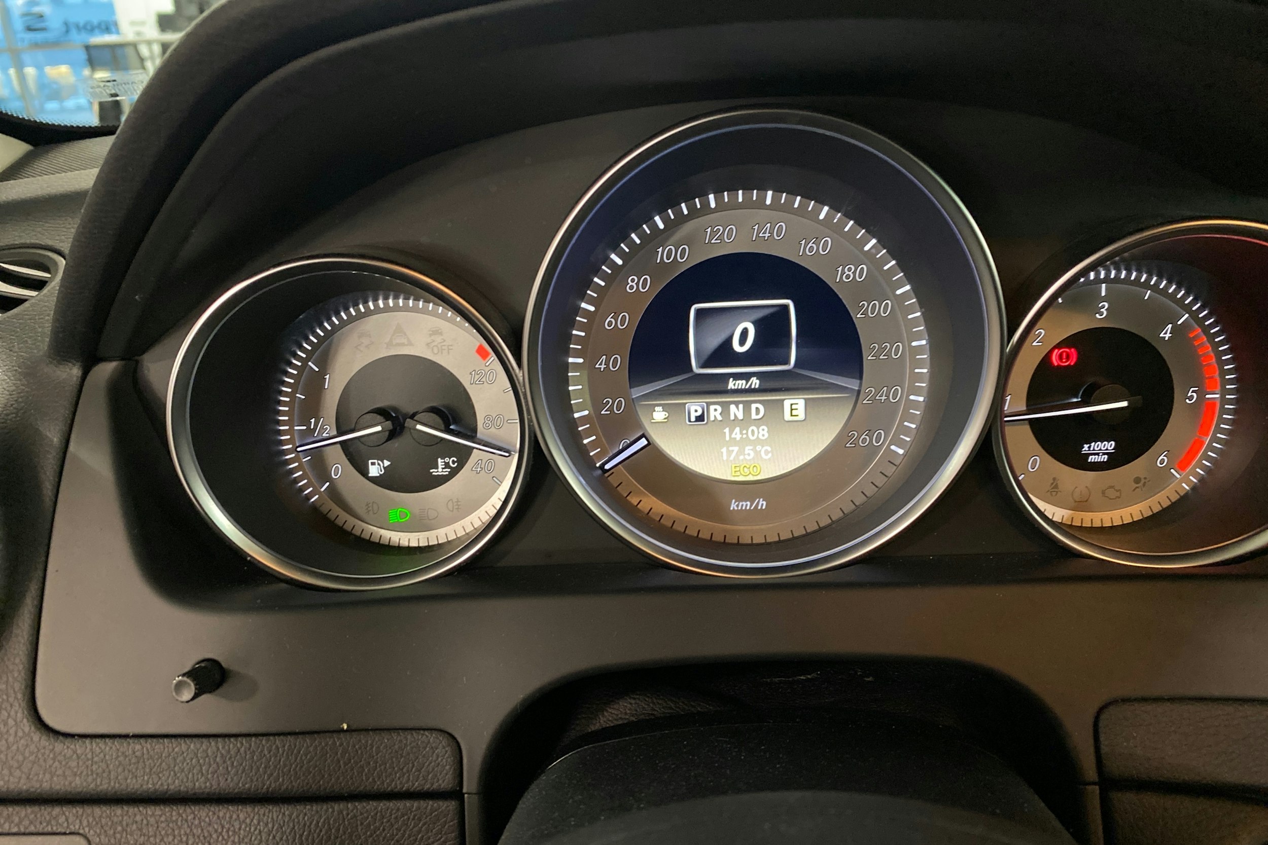 Harmaa Mercedes-Benz C 2012 kuva 19.