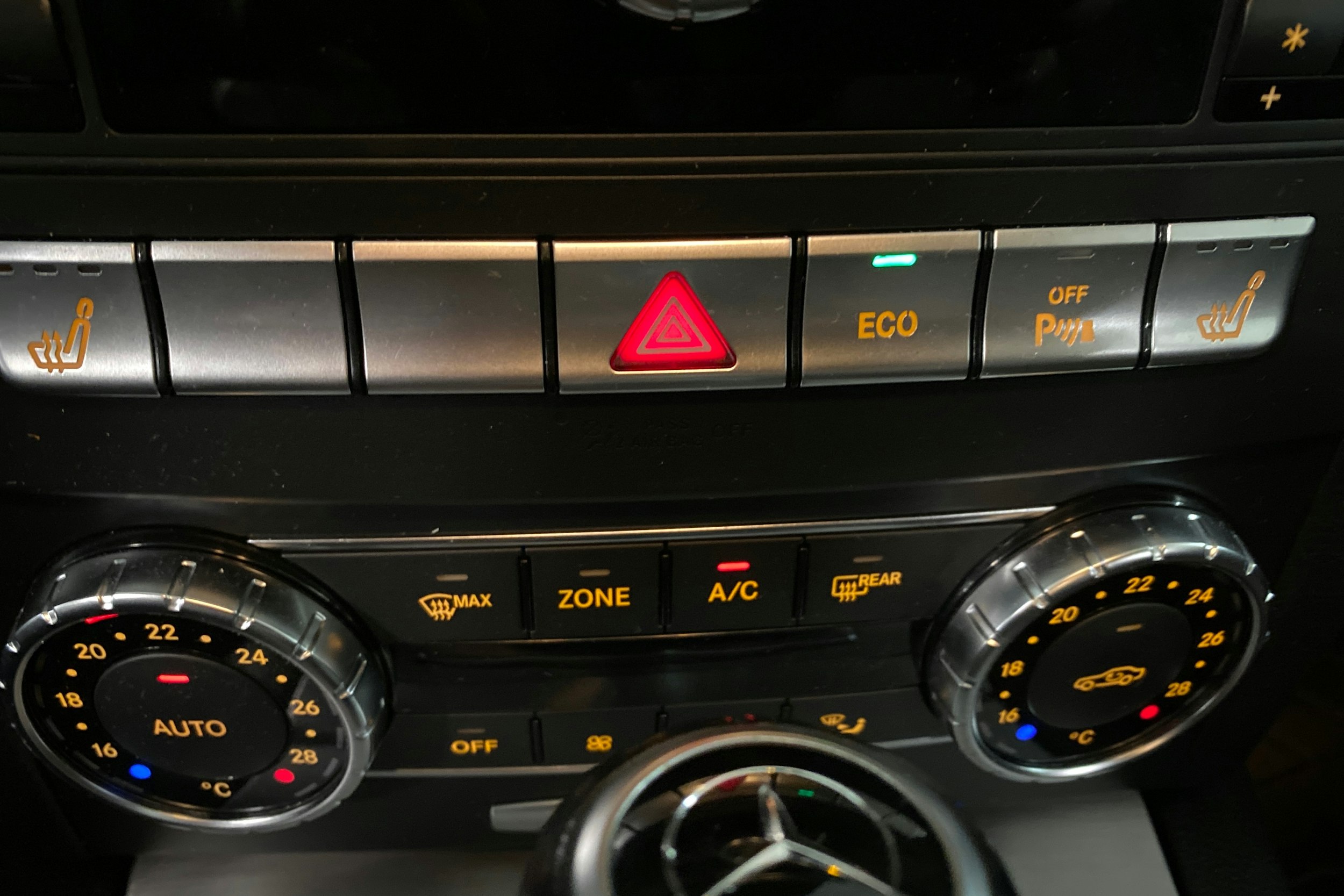 Harmaa Mercedes-Benz C 2012 kuva 23.