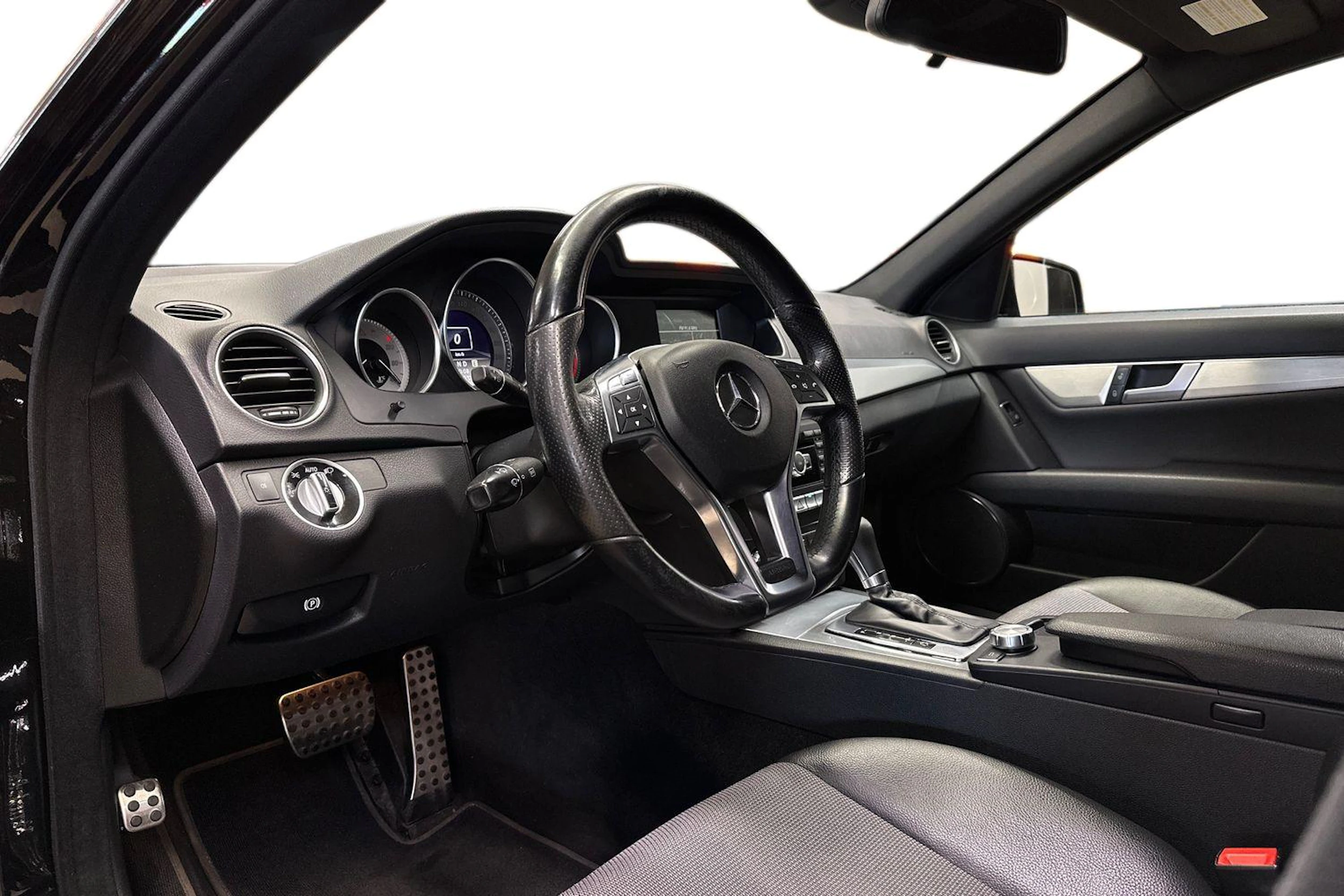 met. musta Mercedes-Benz C 2012 kuva 6.