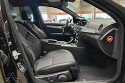 met. musta Mercedes-Benz C 2012 kuva 11.
