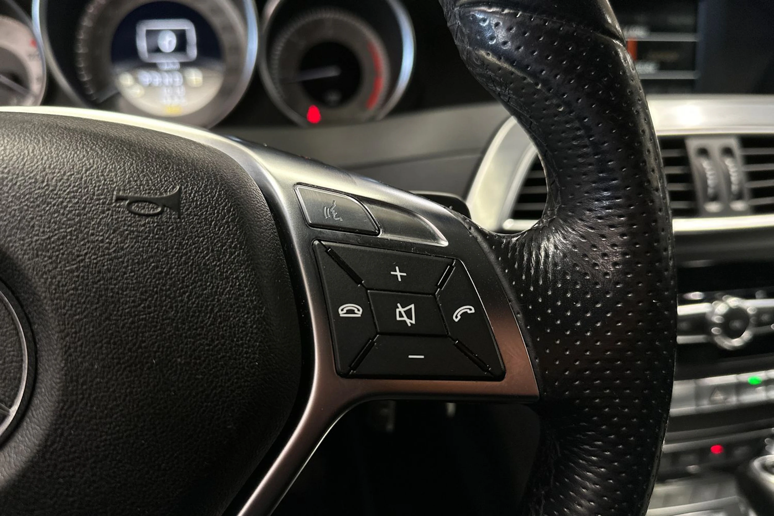 met. musta Mercedes-Benz C 2012 kuva 23.