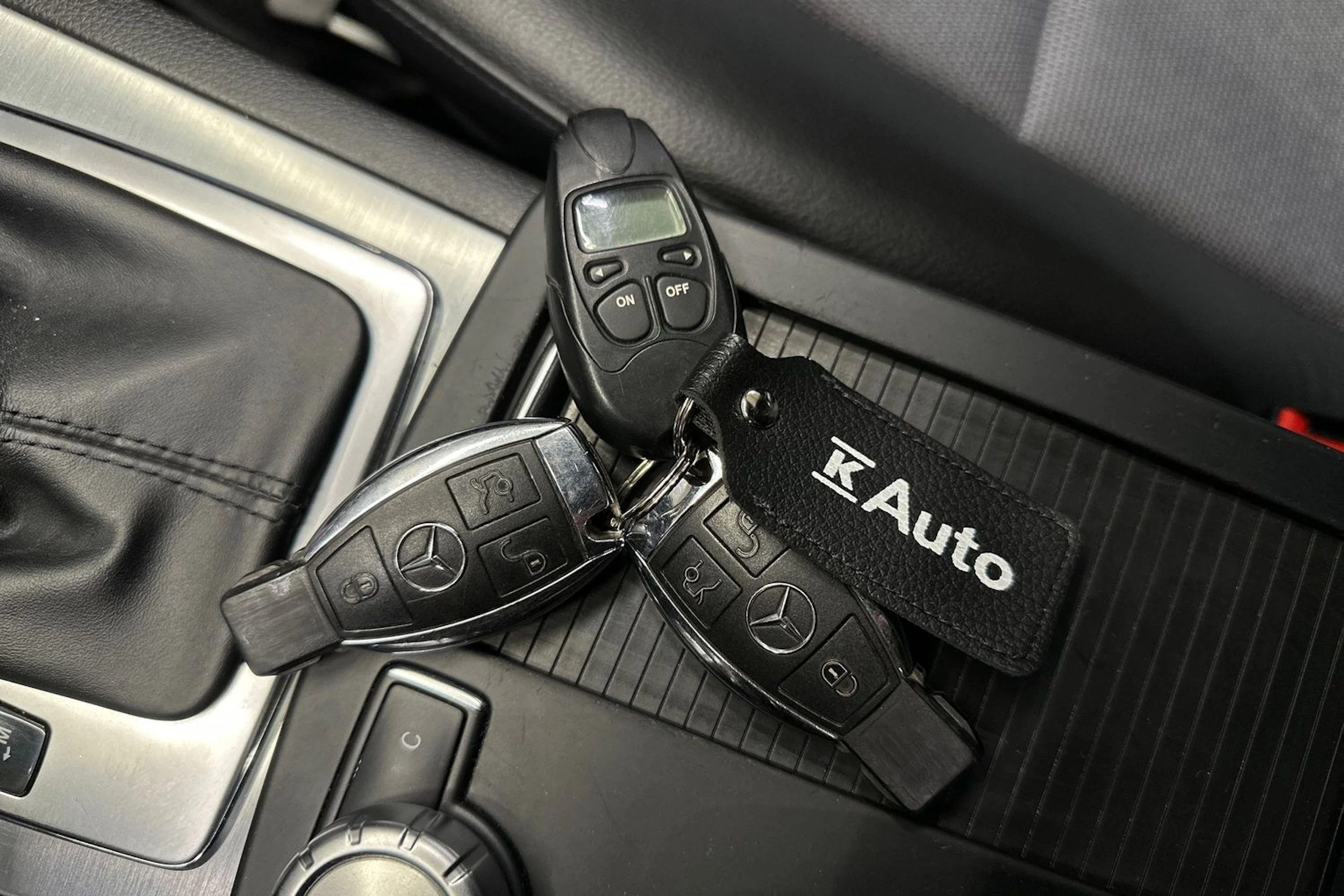 met. musta Mercedes-Benz C 2012 kuva 25.
