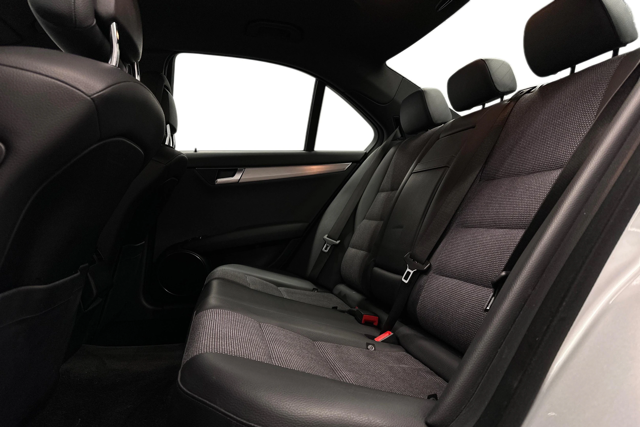 hopea Mercedes-Benz C 2013 kuva 8.