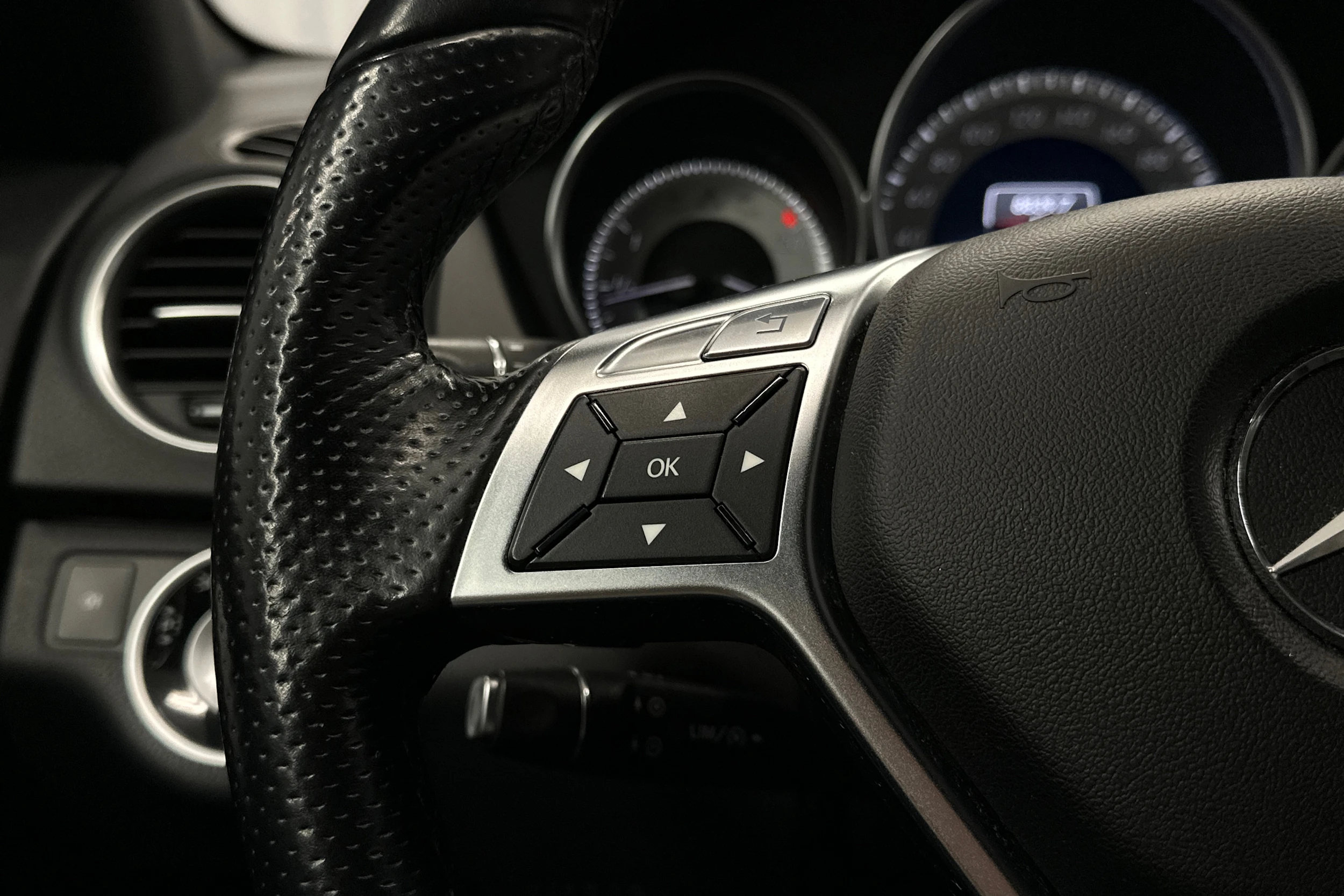 hopea Mercedes-Benz C 2013 kuva 11.