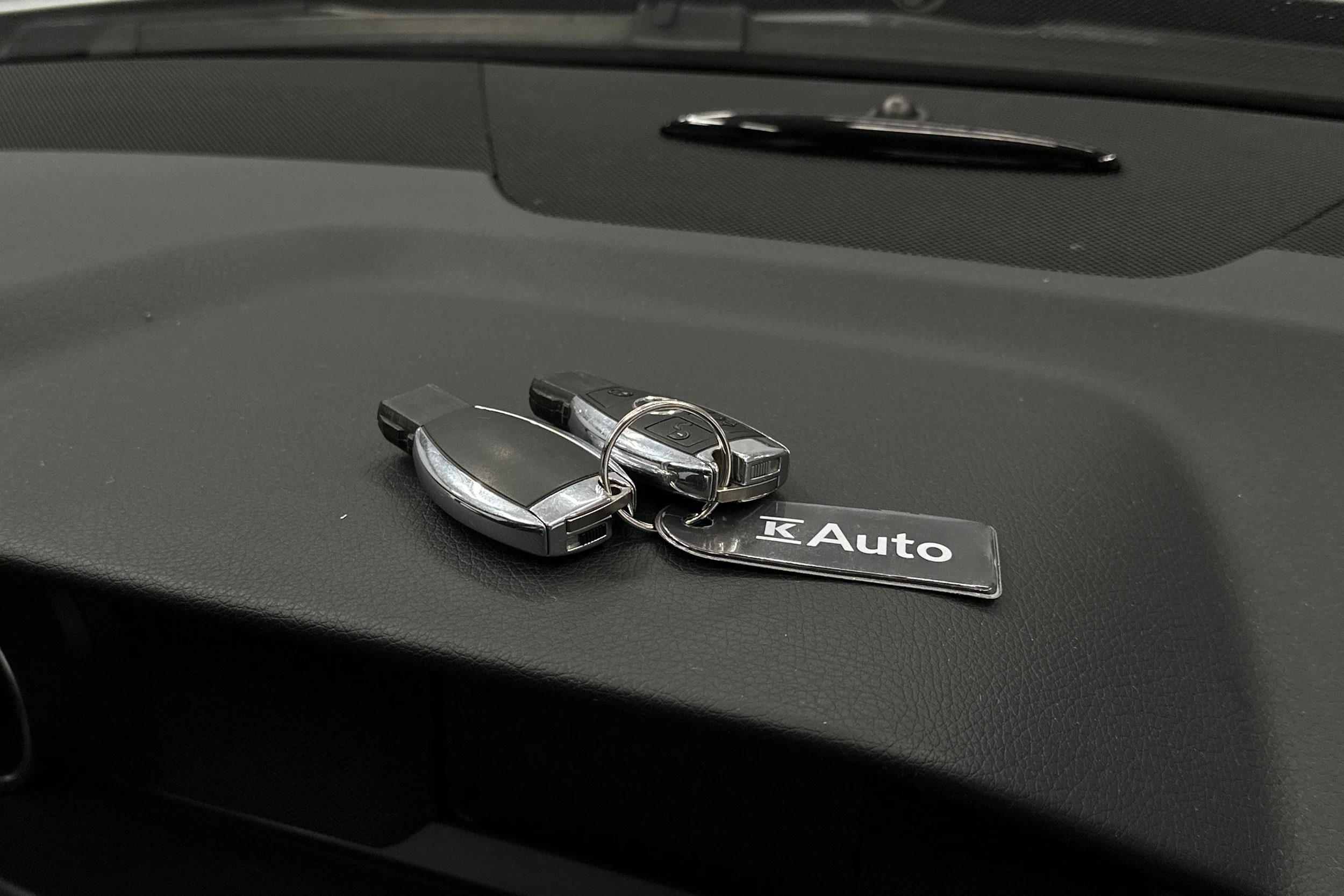 hopea Mercedes-Benz C 2013 kuva 19.