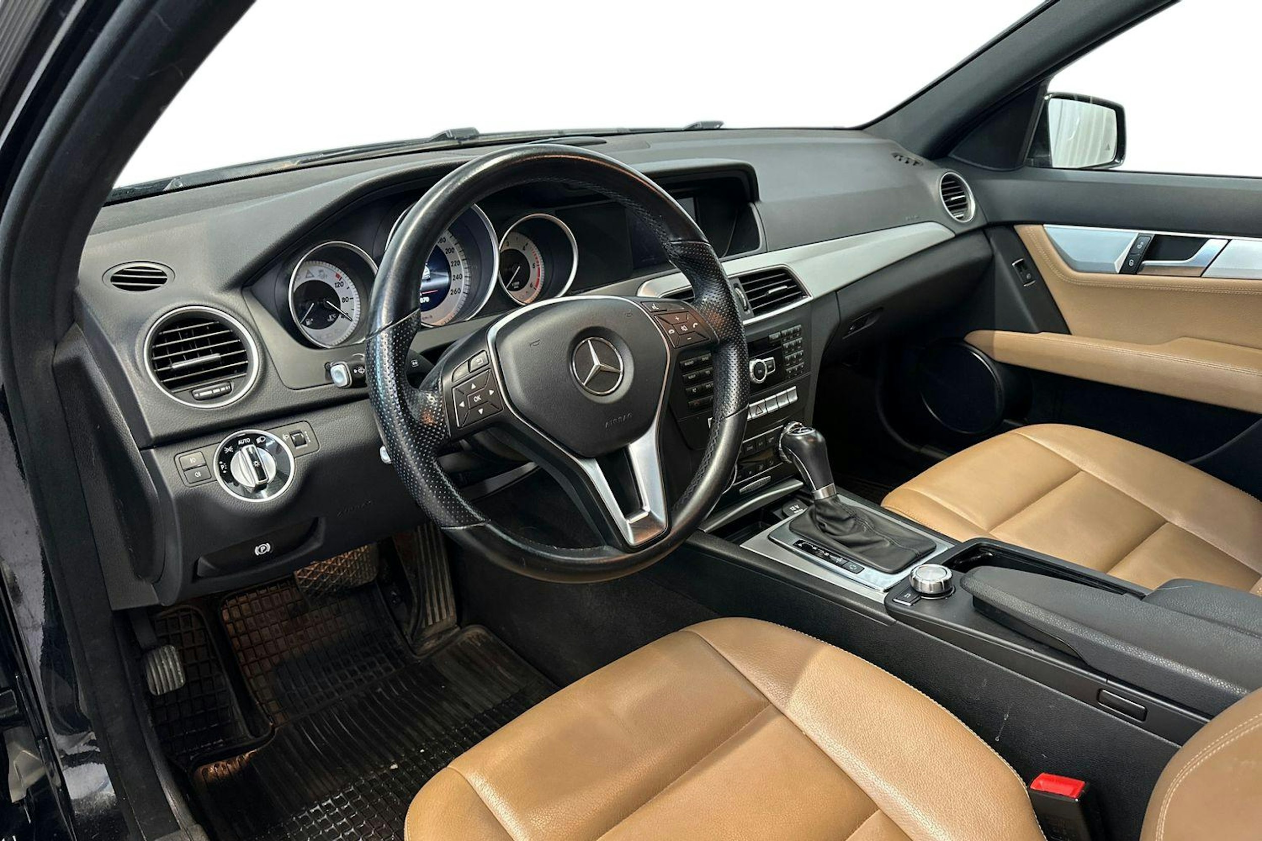 musta Mercedes-Benz C 2013 kuva 7.