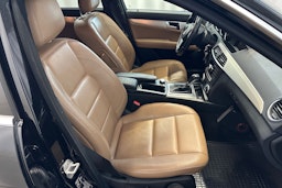 musta Mercedes-Benz C 2013 kuva 12.