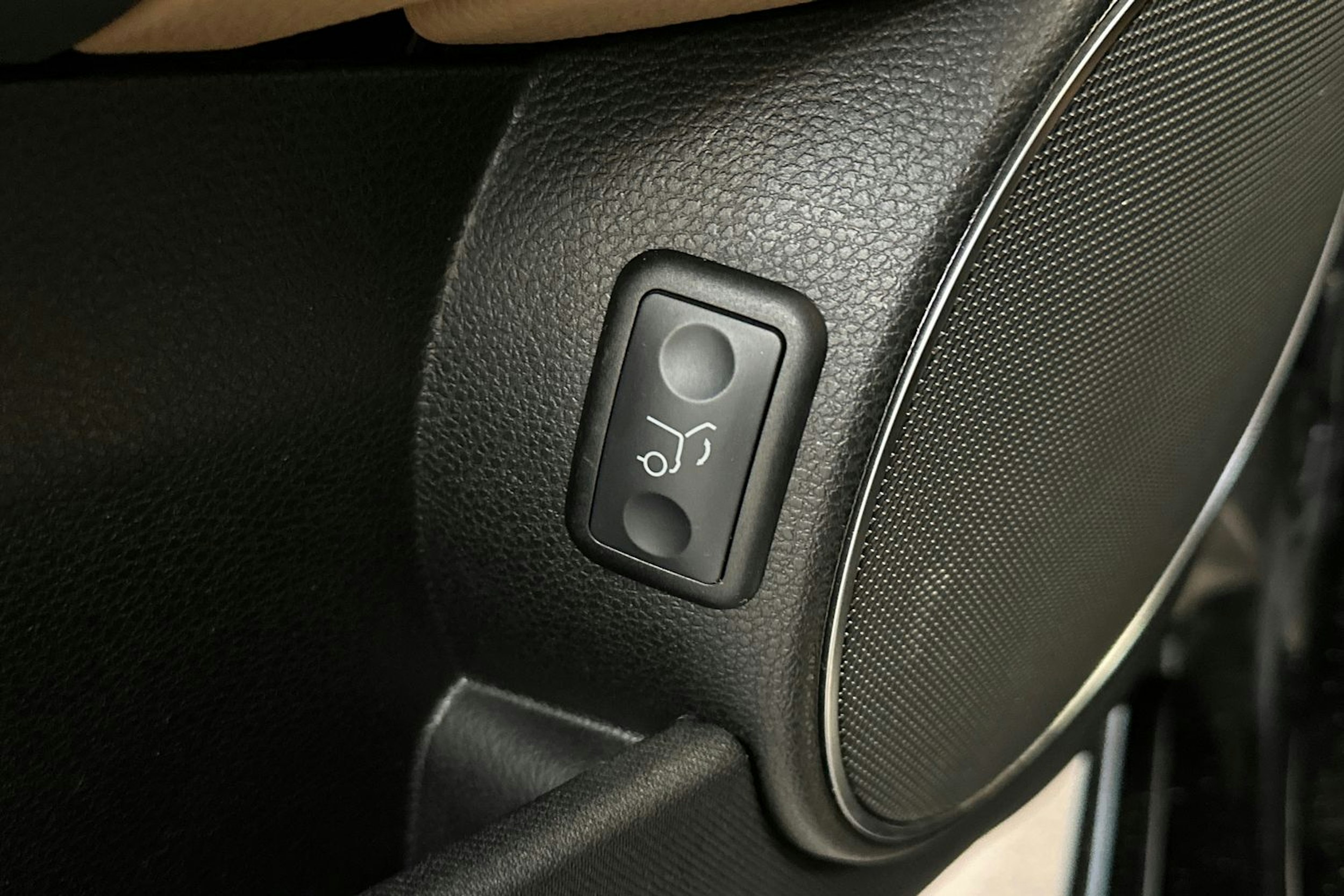 musta Mercedes-Benz C 2013 kuva 18.
