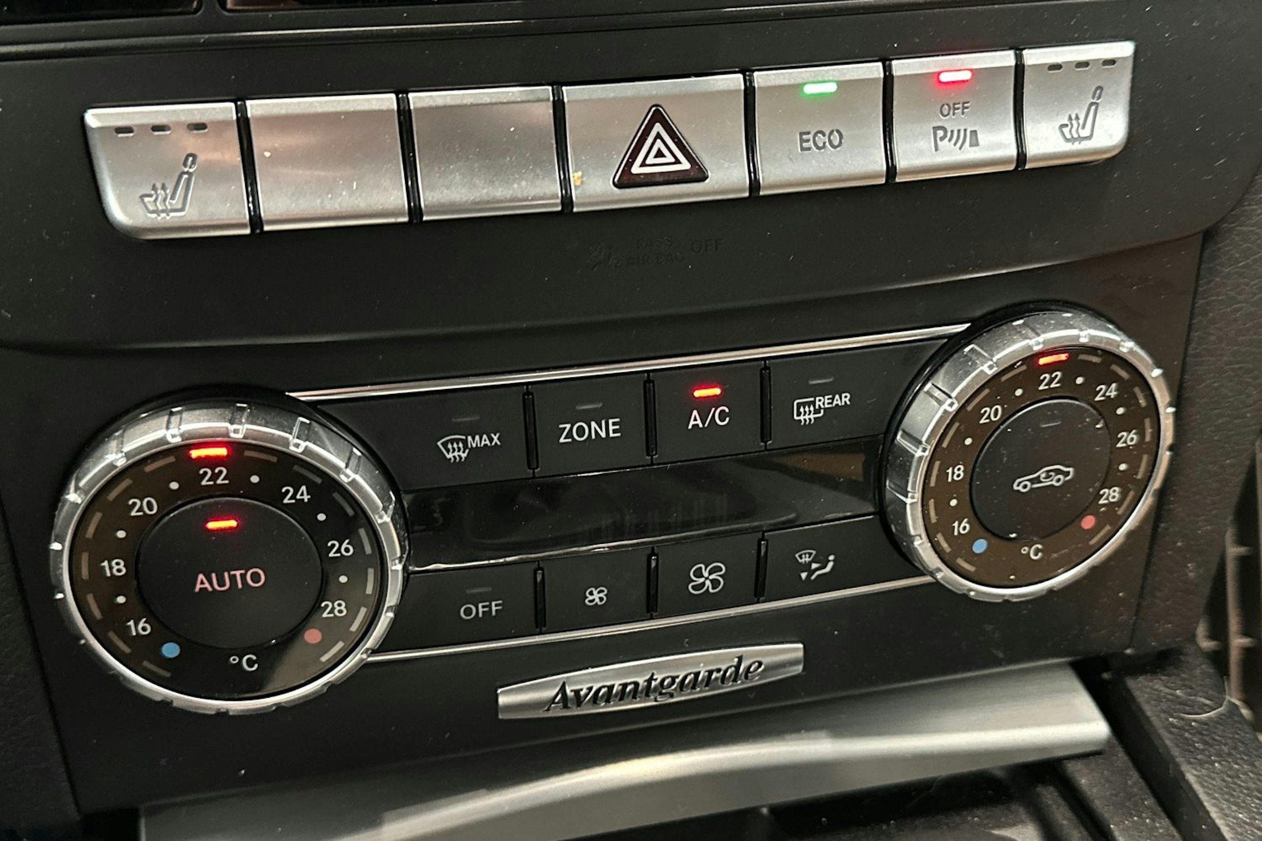 musta Mercedes-Benz C 2013 kuva 27.