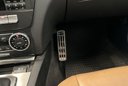 musta Mercedes-Benz C 2013 kuva 29.