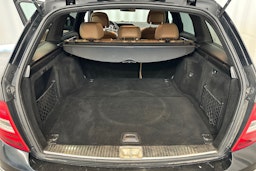 musta Mercedes-Benz C 2013 kuva 32.