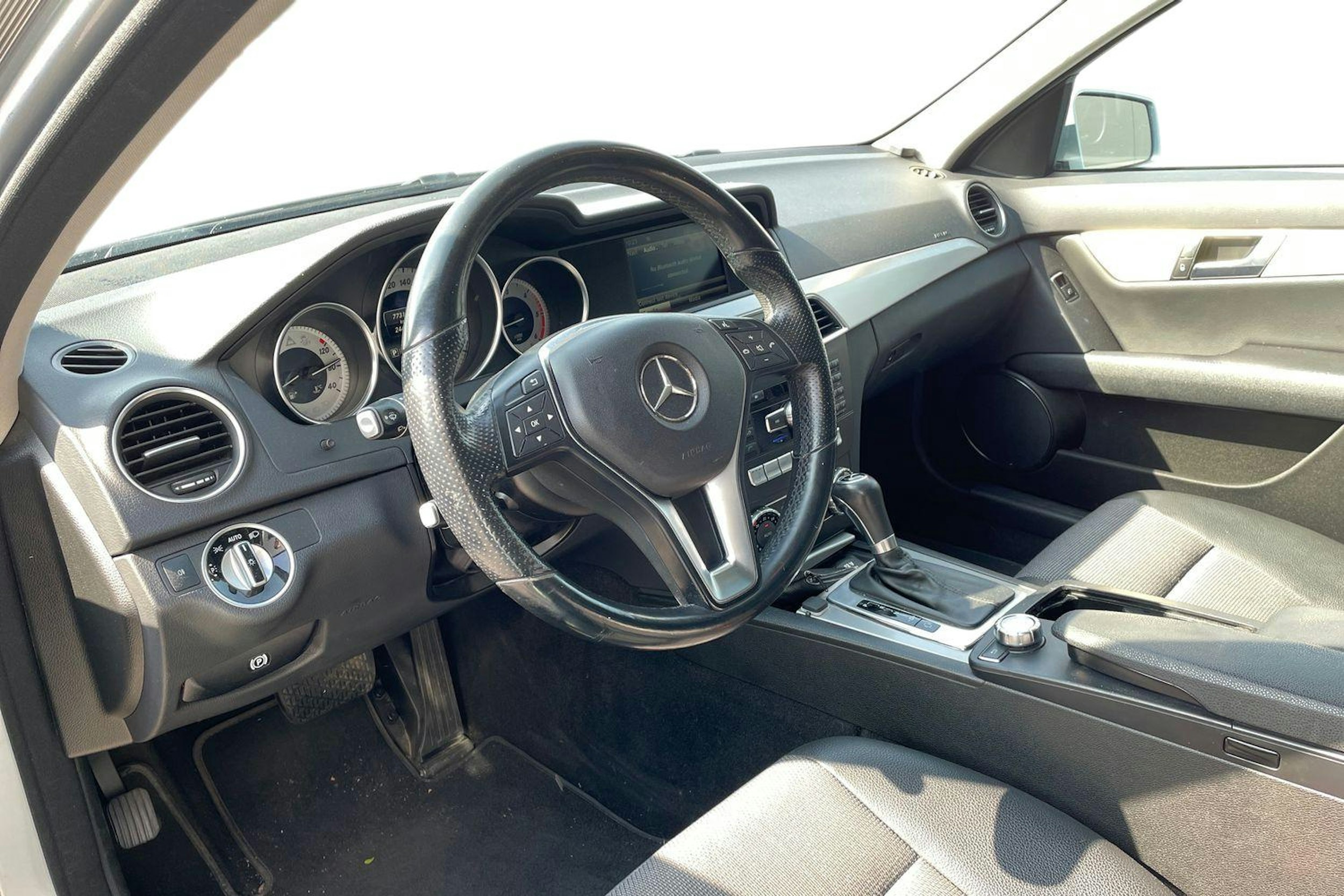 harmaa Mercedes-Benz C 2013 kuva 3.