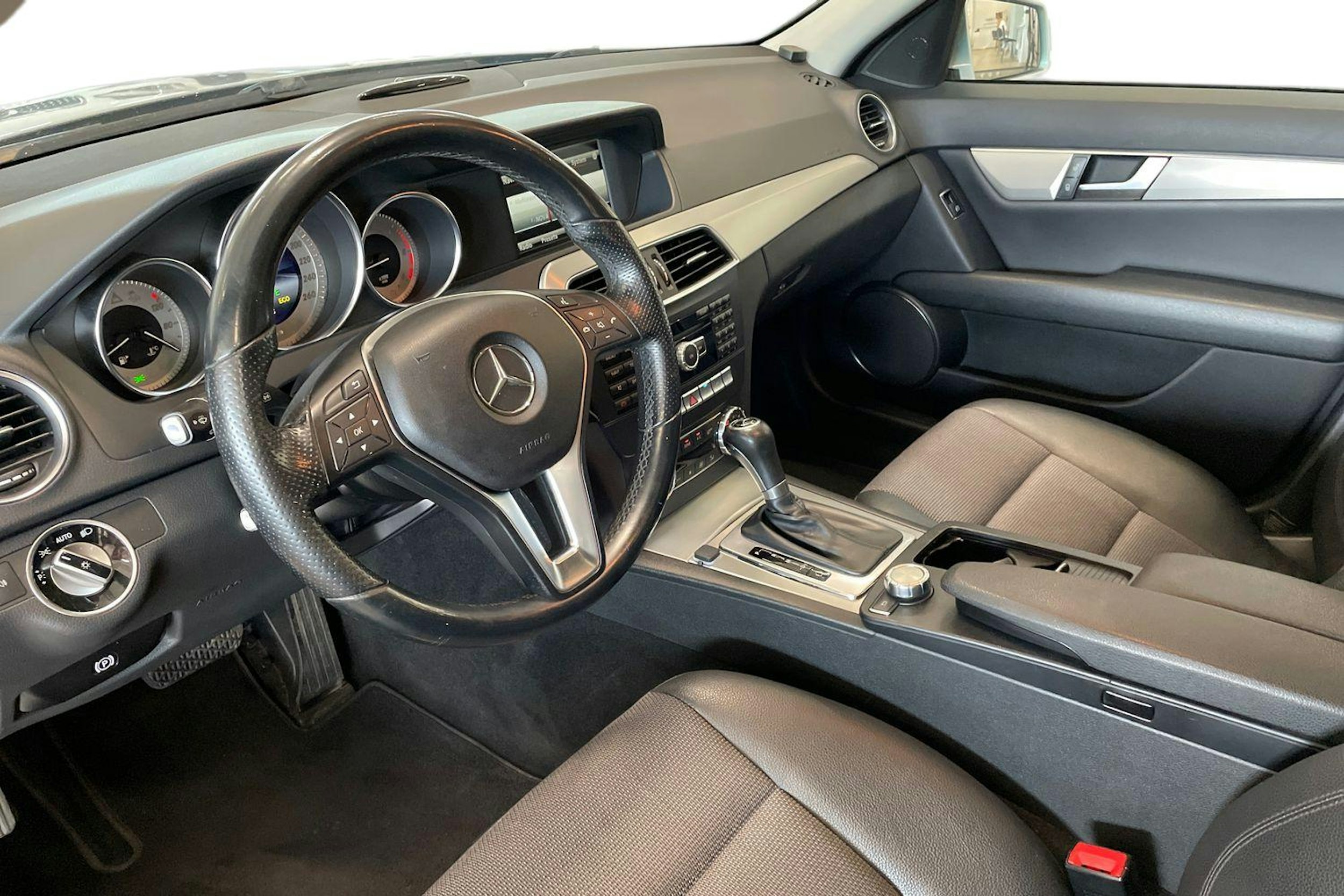 harmaa Mercedes-Benz C 2013 kuva 7.