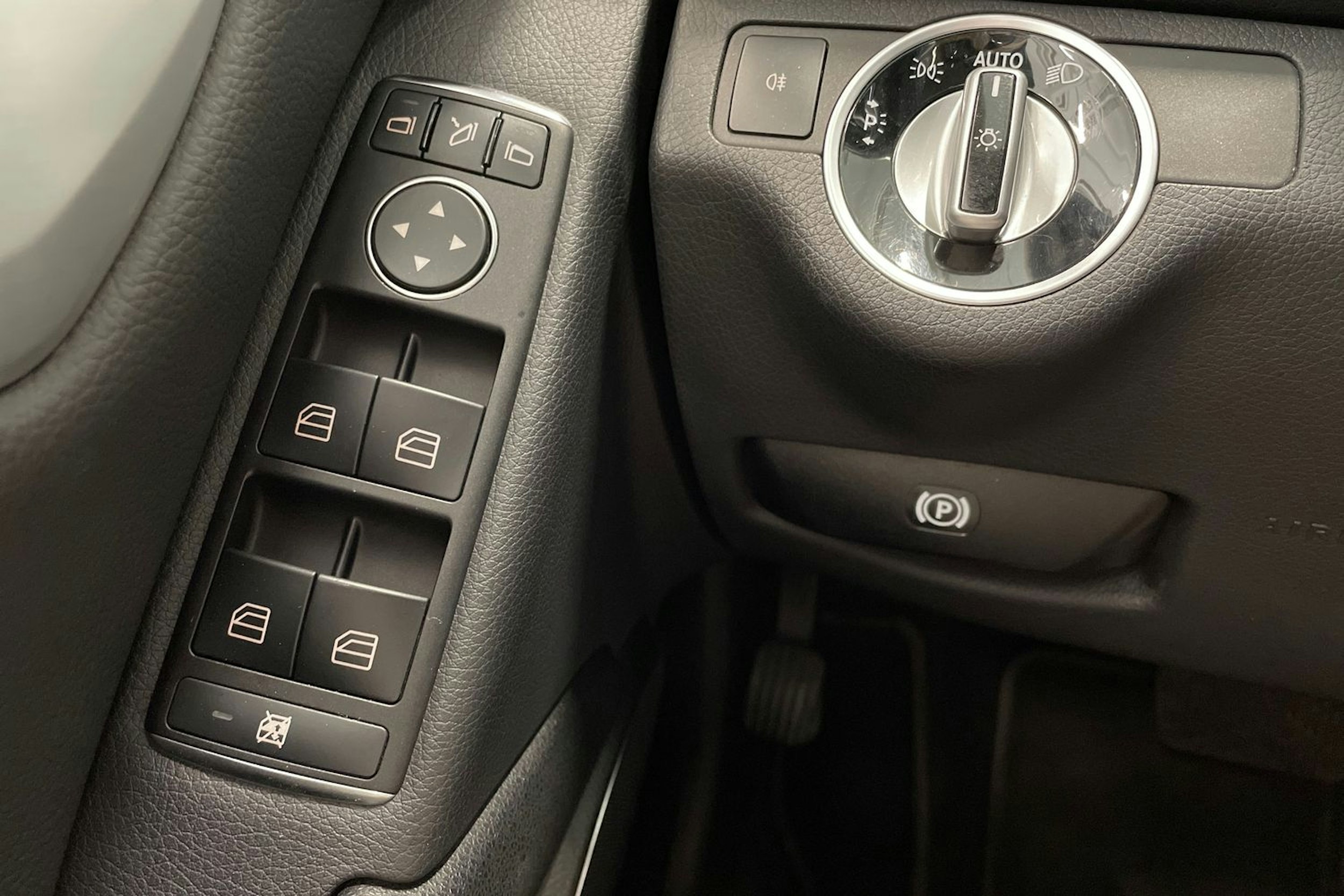 harmaa Mercedes-Benz C 2013 kuva 19.