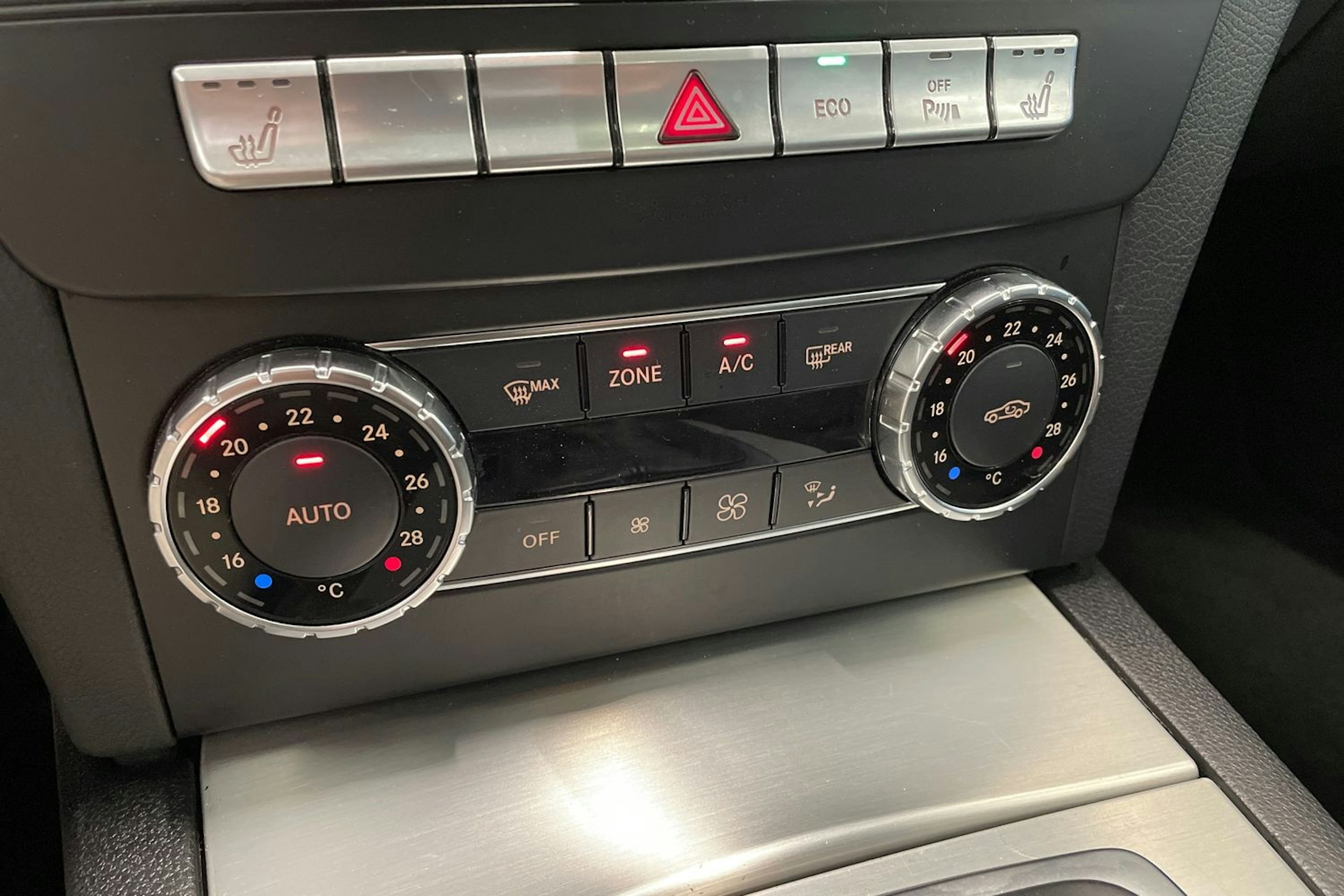 harmaa Mercedes-Benz C 2013 kuva 20.