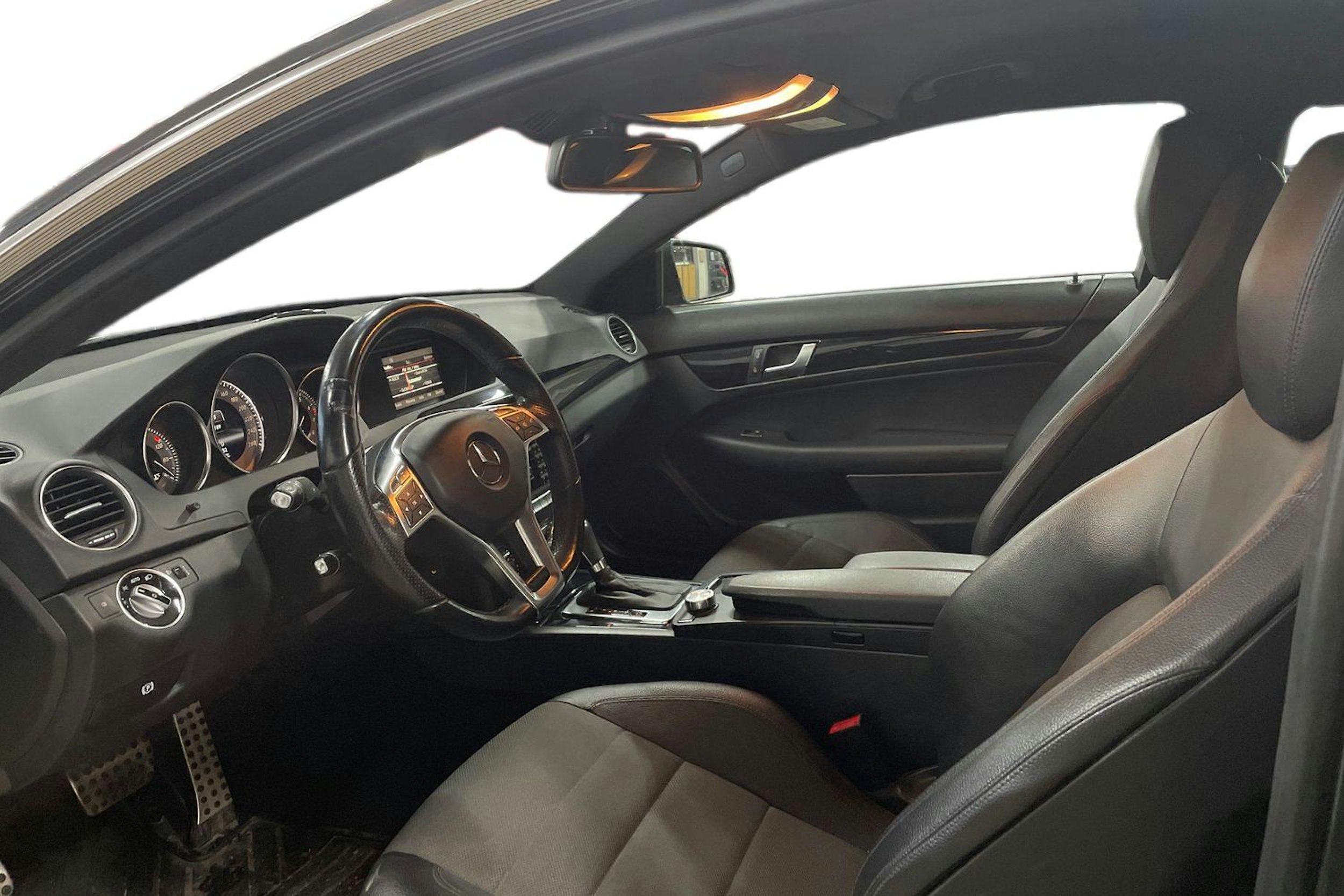 Musta Mercedes-Benz C 2013 kuva 7.