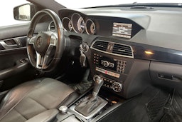 Musta Mercedes-Benz C 2013 kuva 9.
