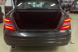 Musta Mercedes-Benz C 2013 kuva 22.