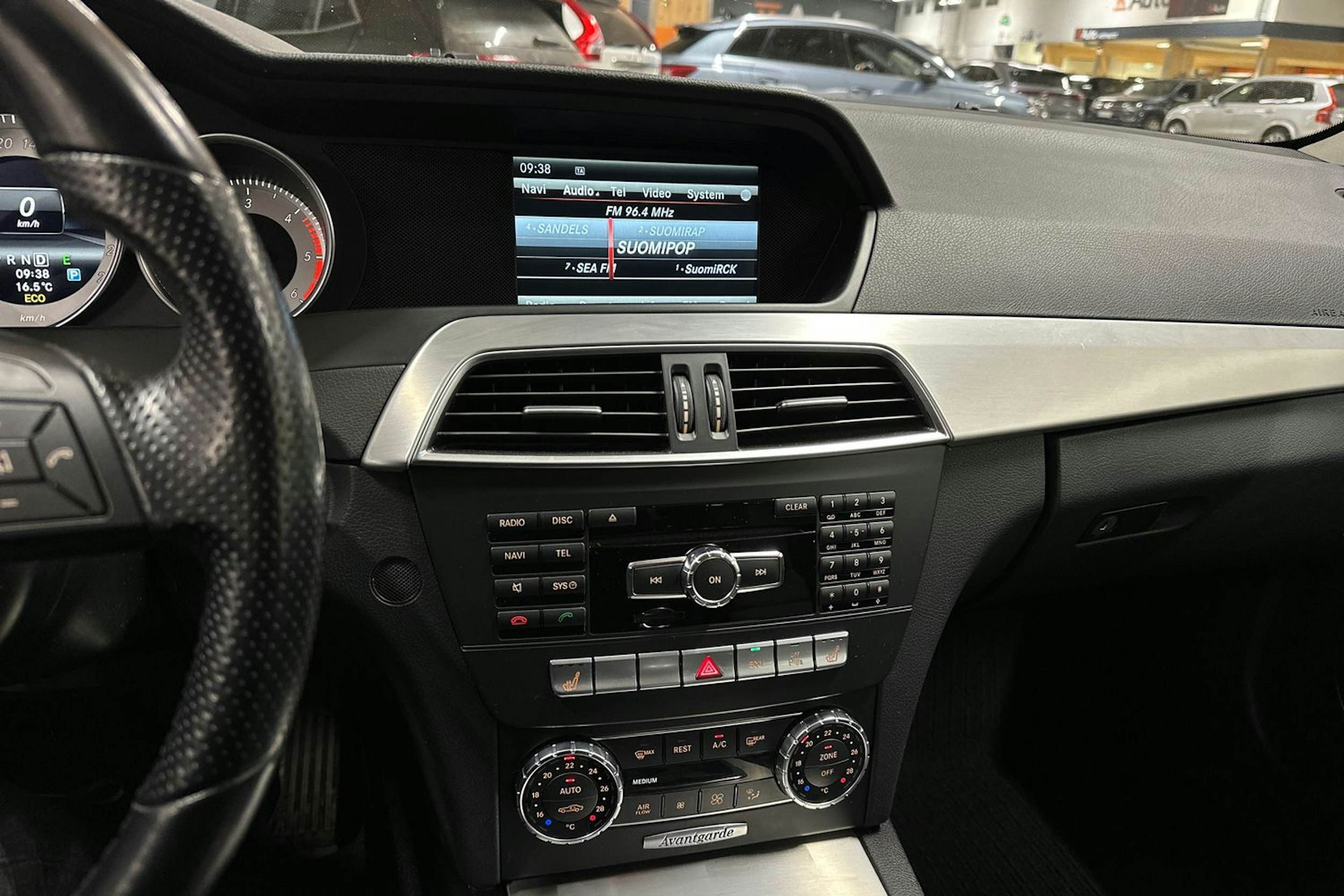 Musta Mercedes-Benz C 2013 kuva 18.