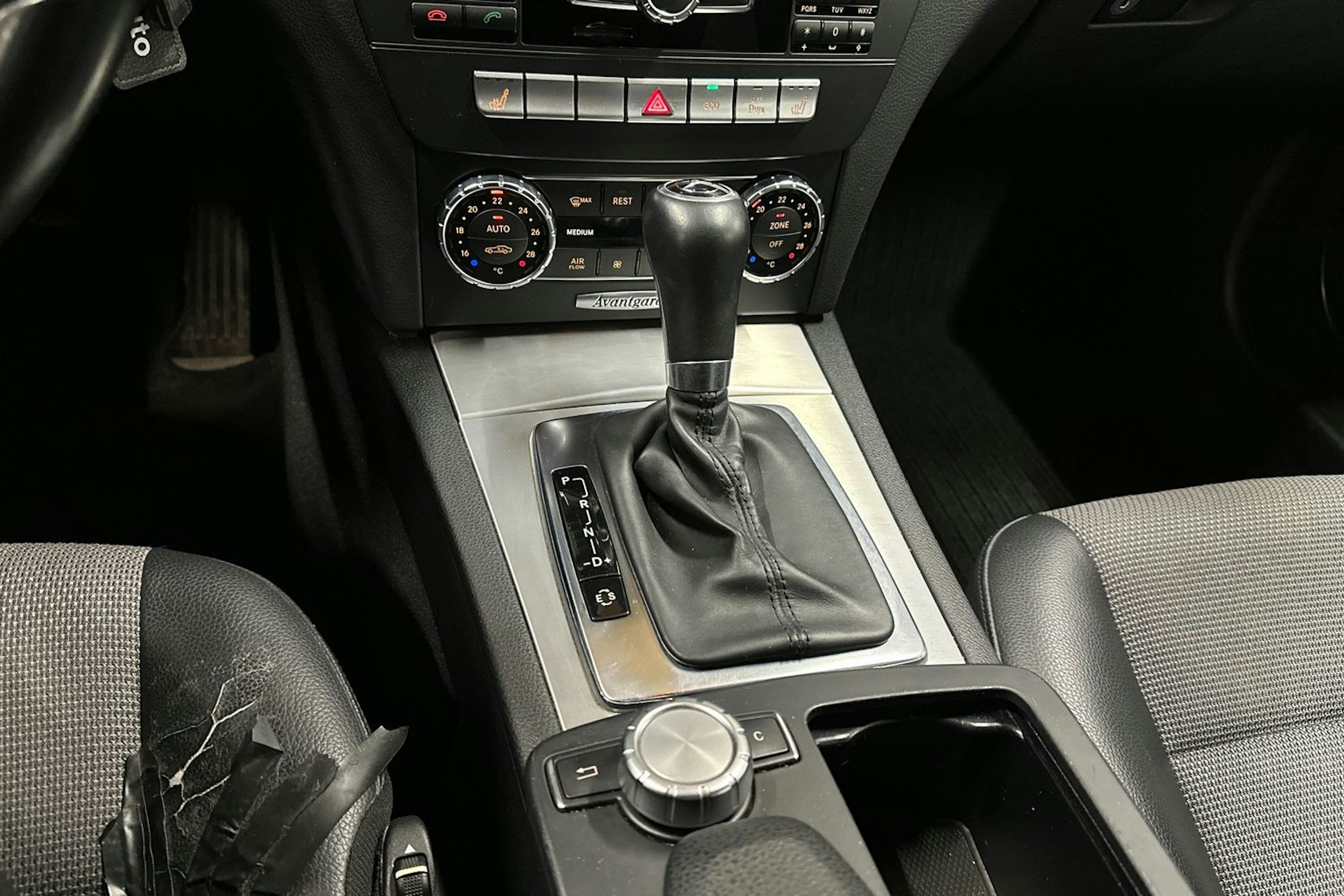 Musta Mercedes-Benz C 2013 kuva 20.