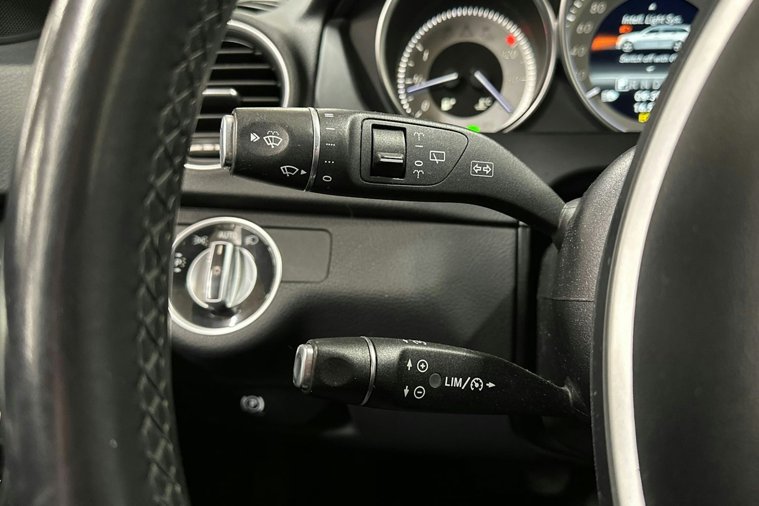 Musta Mercedes-Benz C 2013 kuva 24.