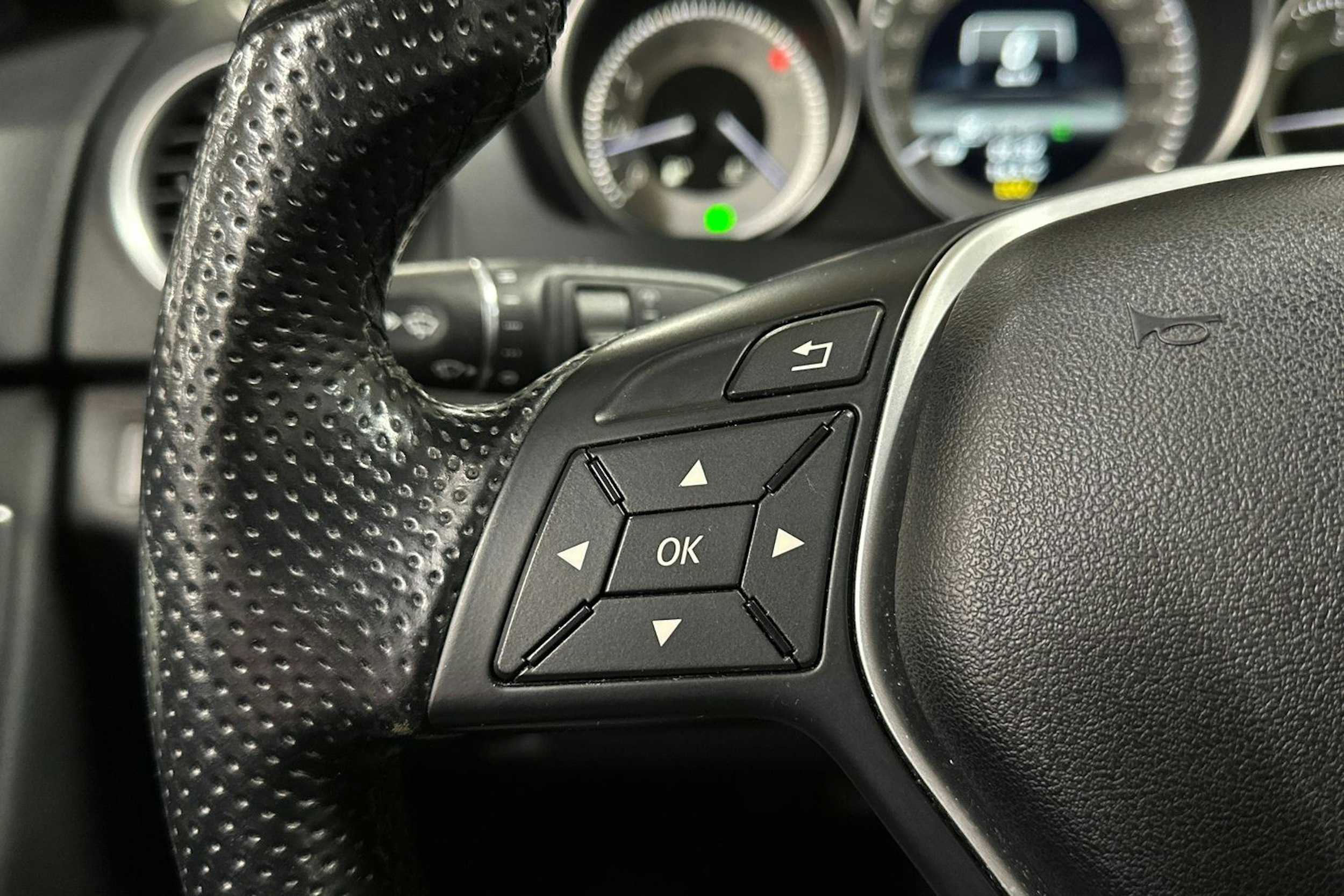 Musta Mercedes-Benz C 2013 kuva 25.