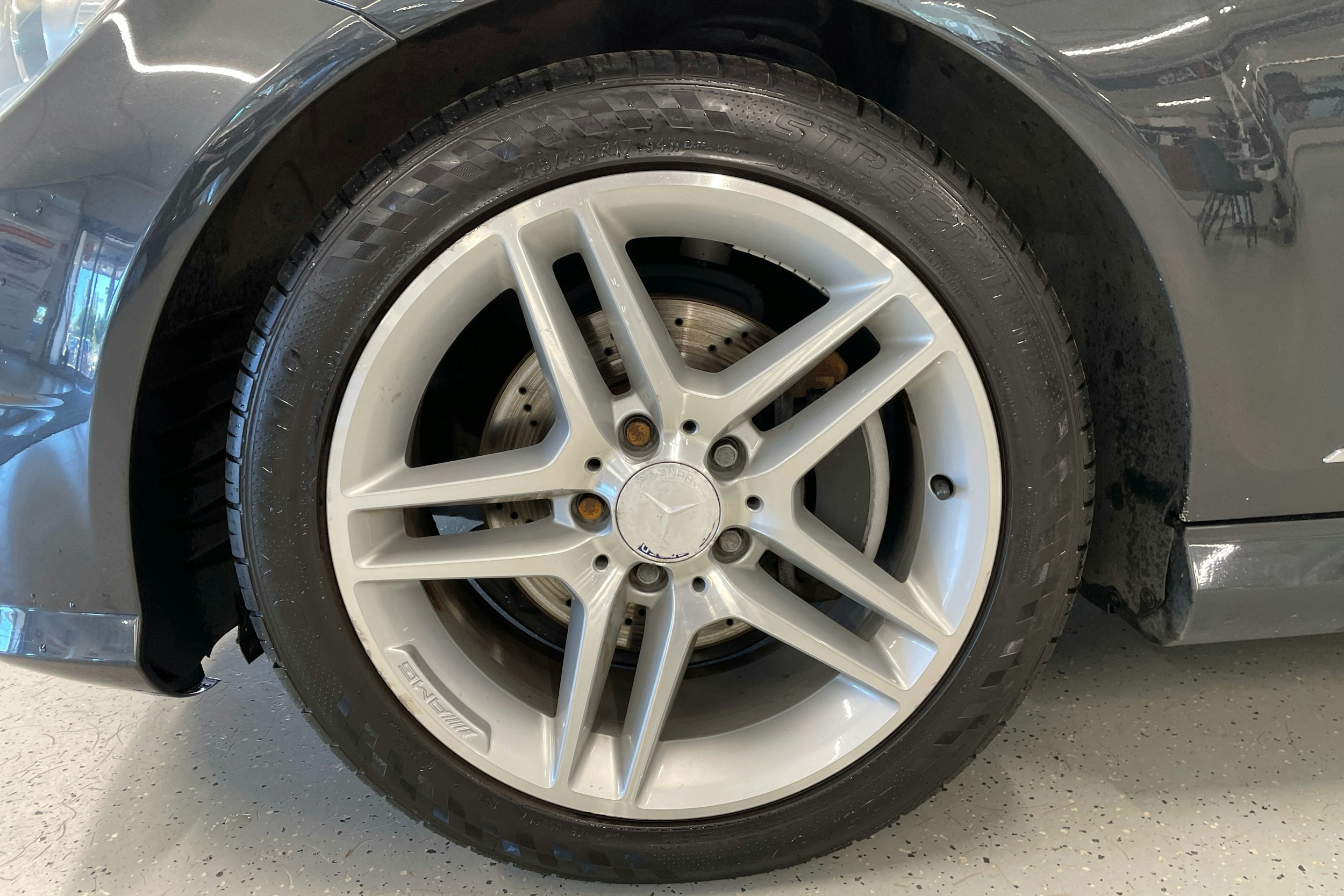 musta Mercedes-Benz C 2013 kuva 8.