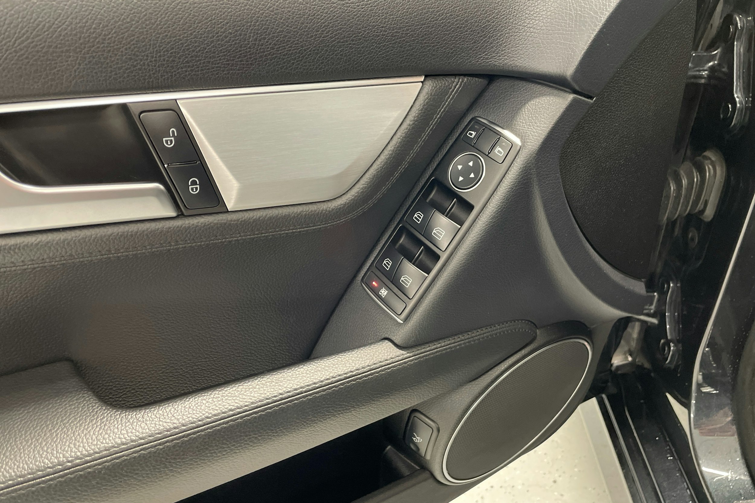 musta Mercedes-Benz C 2013 kuva 11.