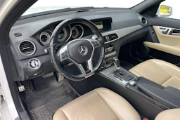 valkoinen Mercedes-Benz C 2013 kuva 3.