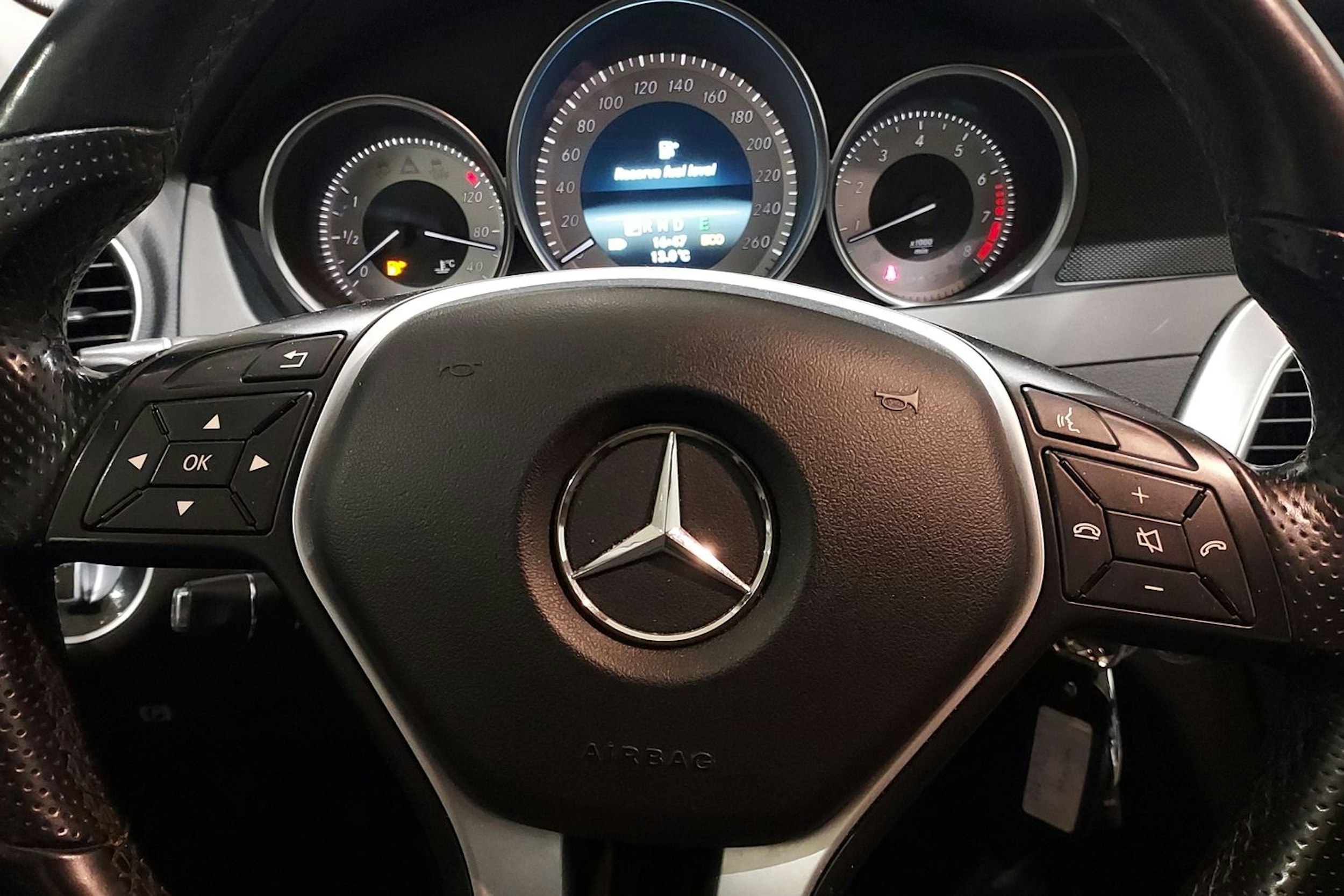 harmaa Mercedes-Benz C 2013 kuva 17.