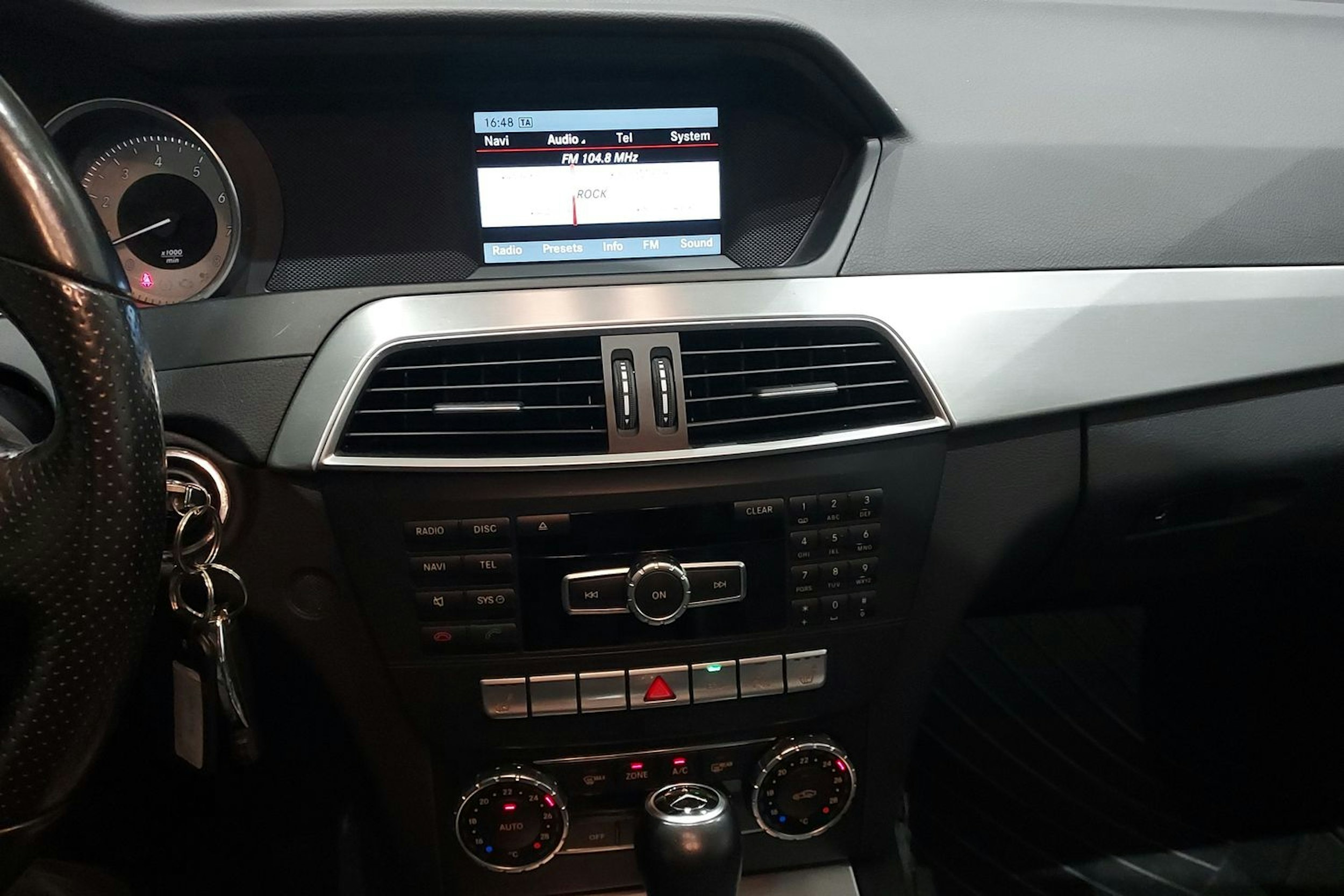 harmaa Mercedes-Benz C 2013 kuva 18.