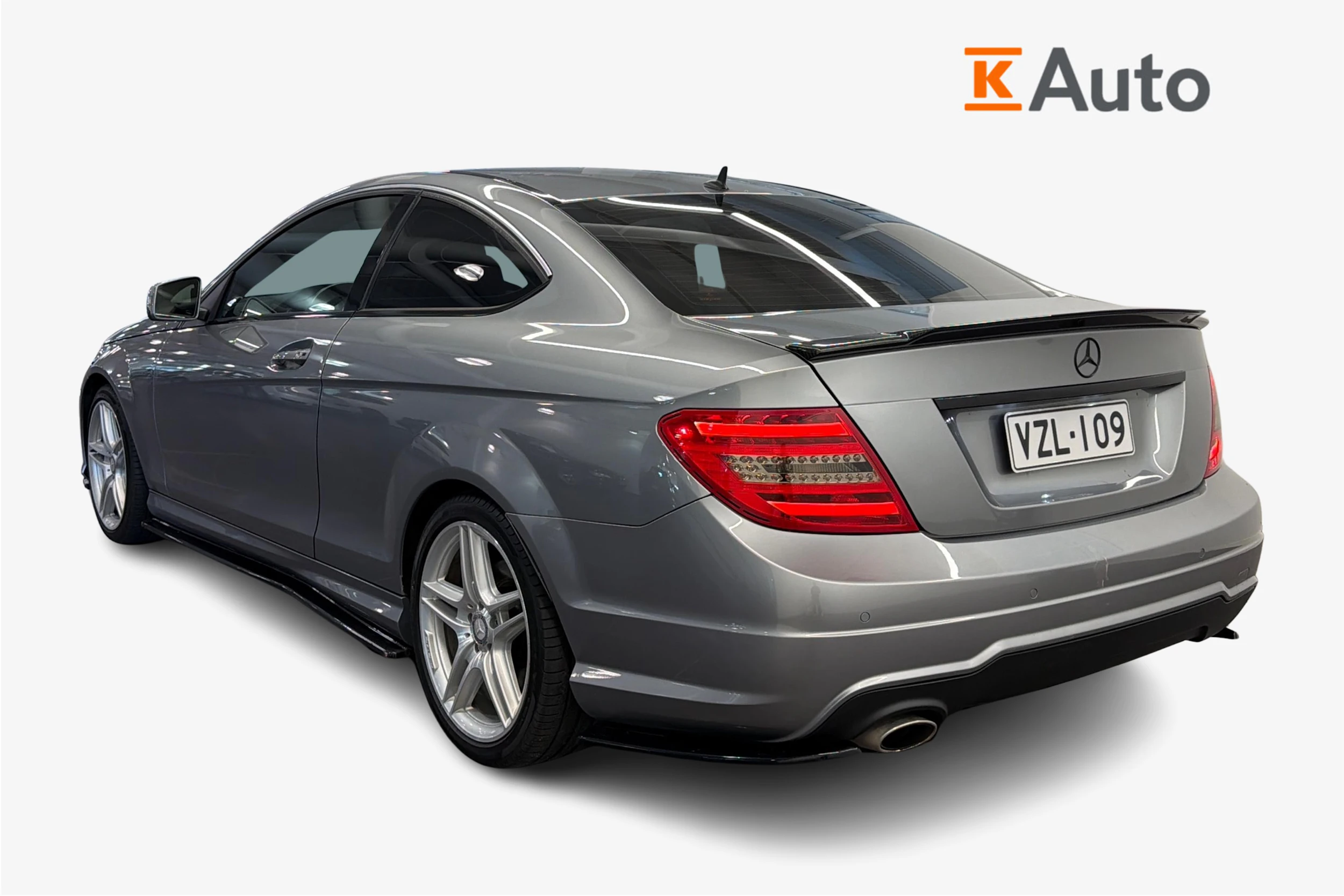 Harmaa Mercedes-Benz C 2013 kuva 2.