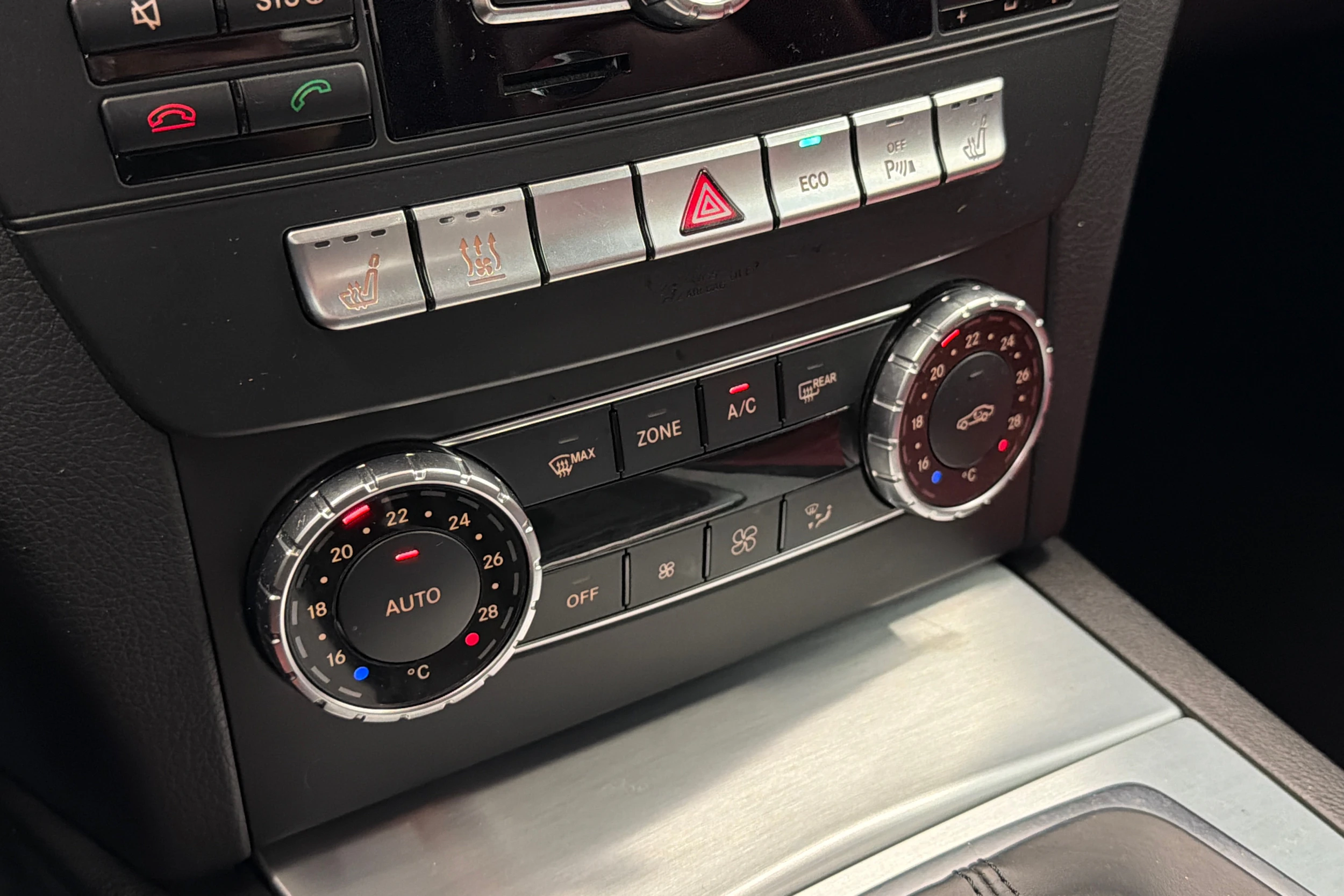 Harmaa Mercedes-Benz C 2013 kuva 20.