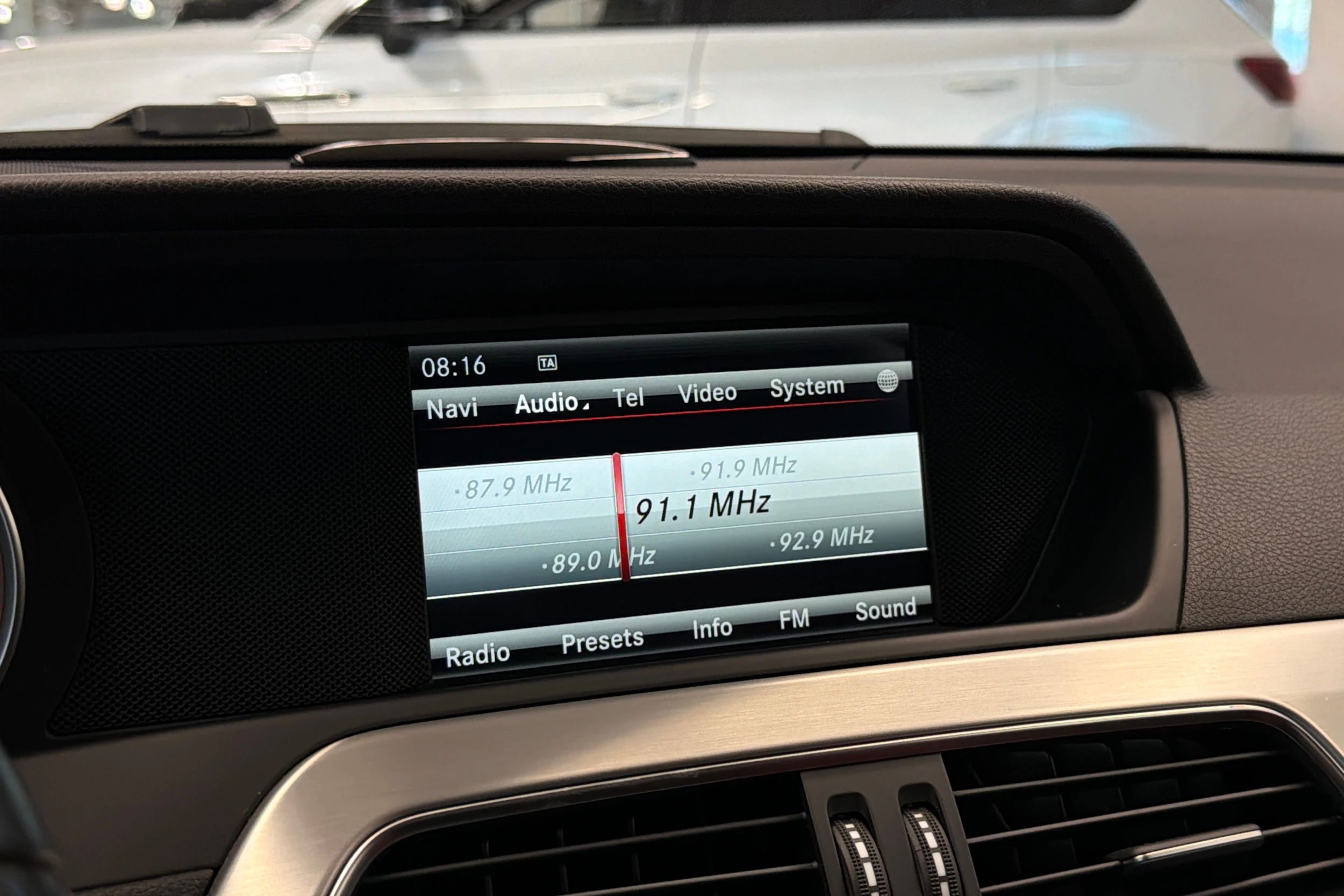 Harmaa Mercedes-Benz C 2013 kuva 22.