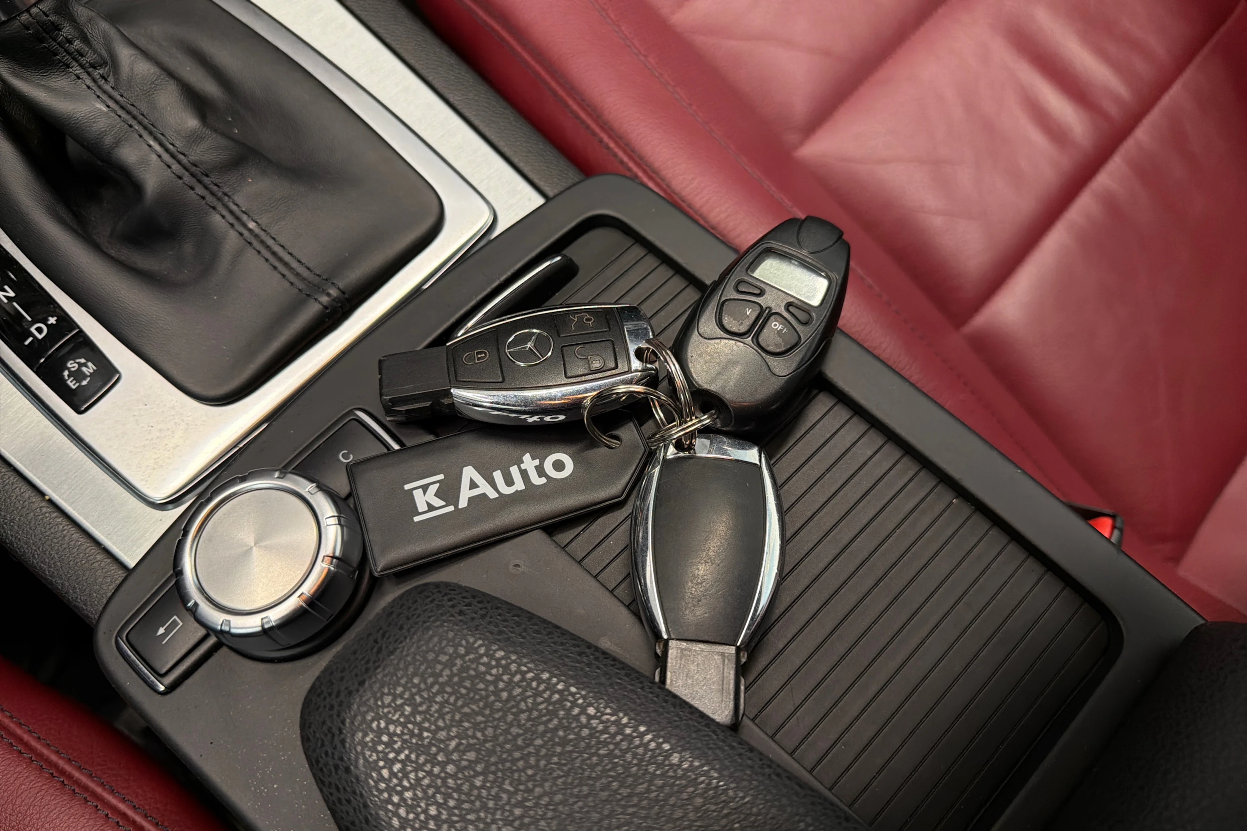 Harmaa Mercedes-Benz C 2013 kuva 25.
